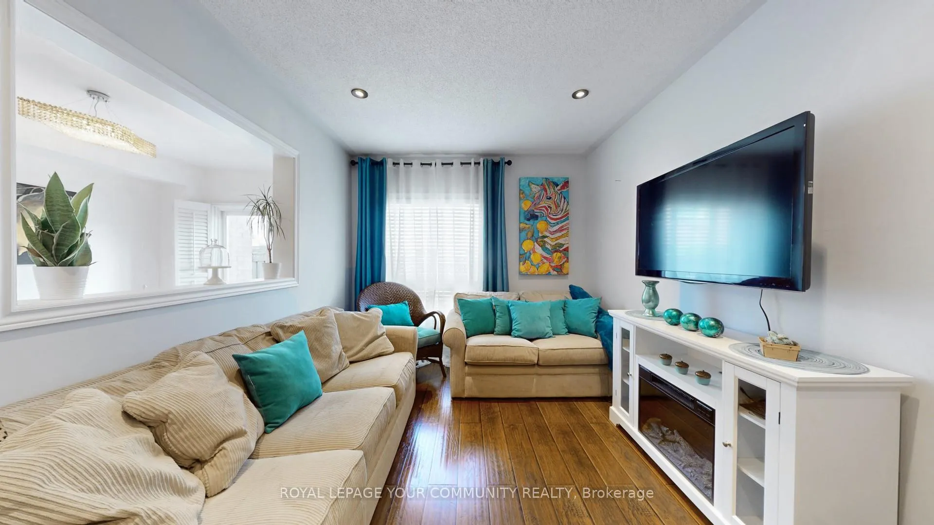 Photo 8 of 135 Foxchase Avenue, Vaughan, East Woodbridge — HOMEH