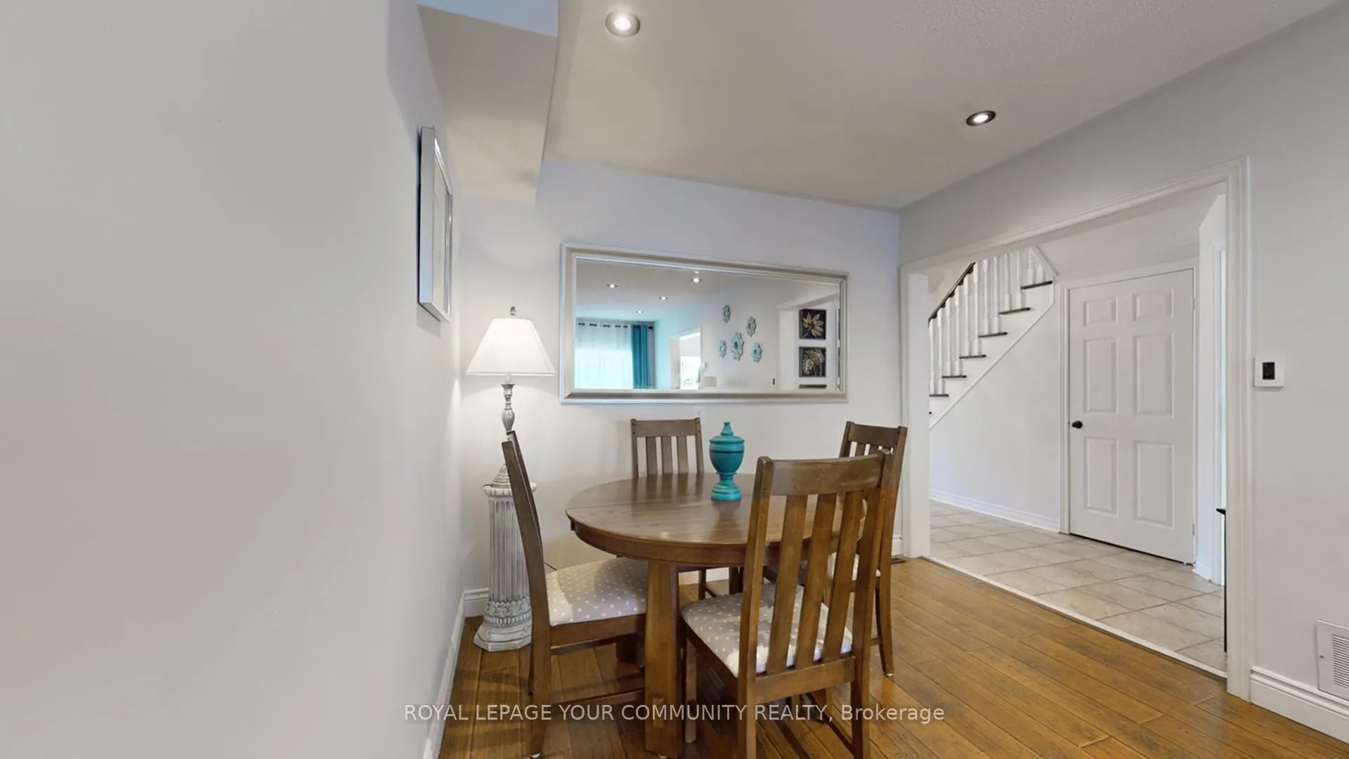 Photo 15 of 135 Foxchase Avenue, Vaughan, East Woodbridge — HOMEH