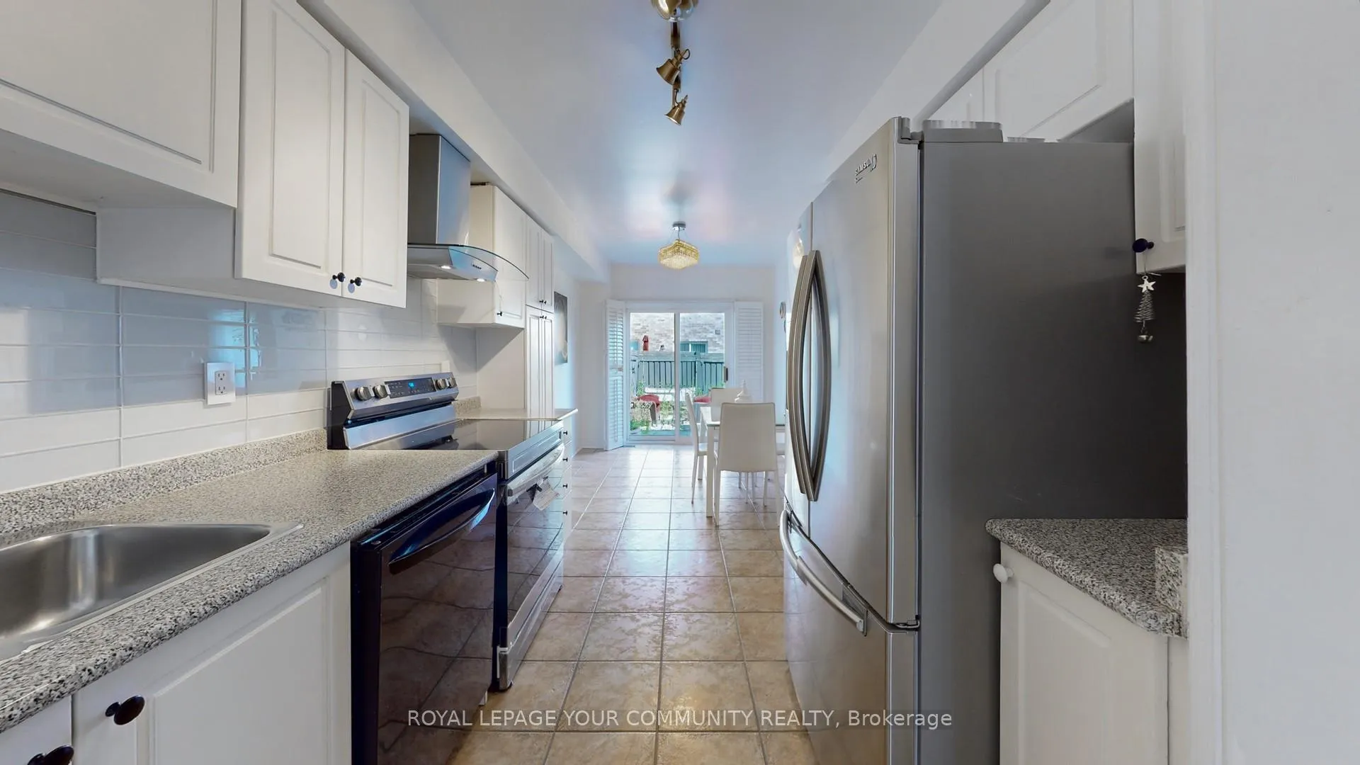 Photo 17 of 135 Foxchase Avenue, Vaughan, East Woodbridge — HOMEH