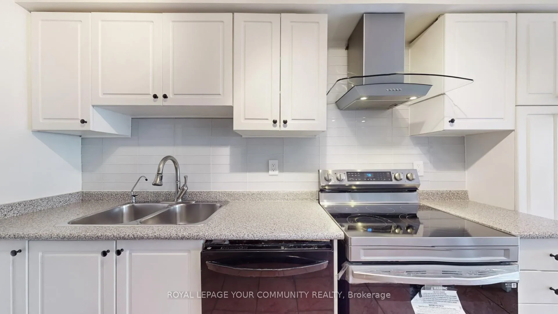Photo 18 of 135 Foxchase Avenue, Vaughan, East Woodbridge — HOMEH