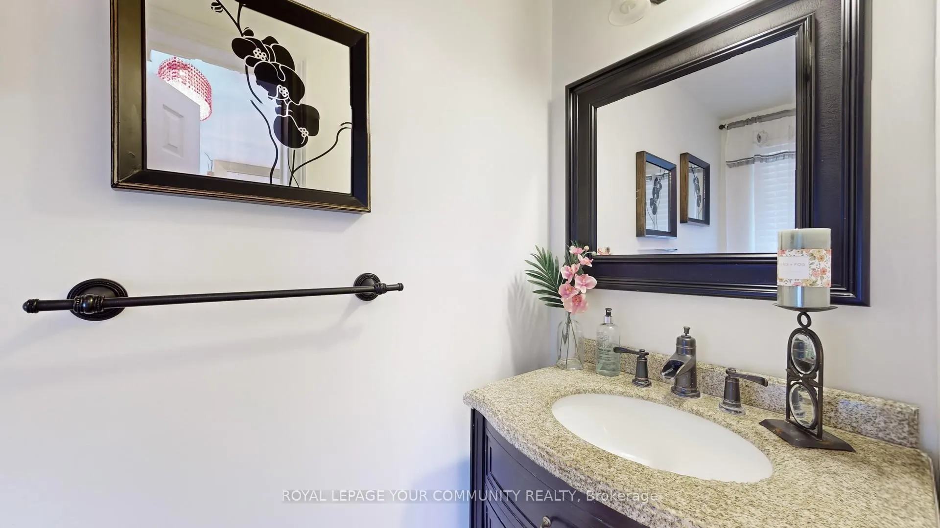 Photo 23 of 135 Foxchase Avenue, Vaughan, East Woodbridge — HOMEH