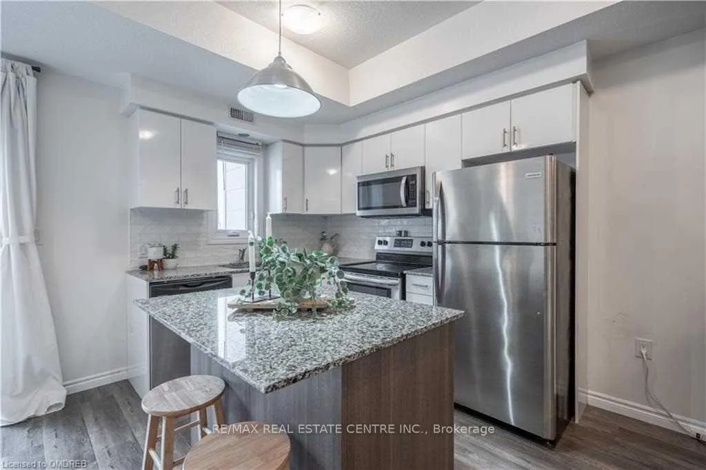Photo 3 of Unit 31C, 1430 Highland Road W, Kitchener, Highland West — HOMEH