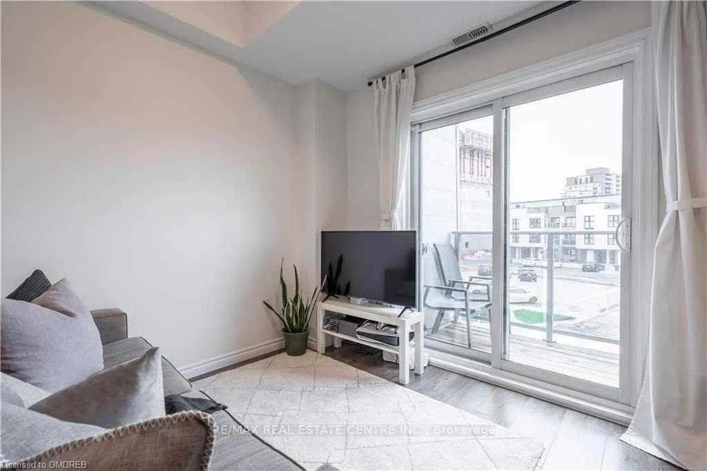 Photo 5 of Unit 31C, 1430 Highland Road W, Kitchener, Highland West — HOMEH