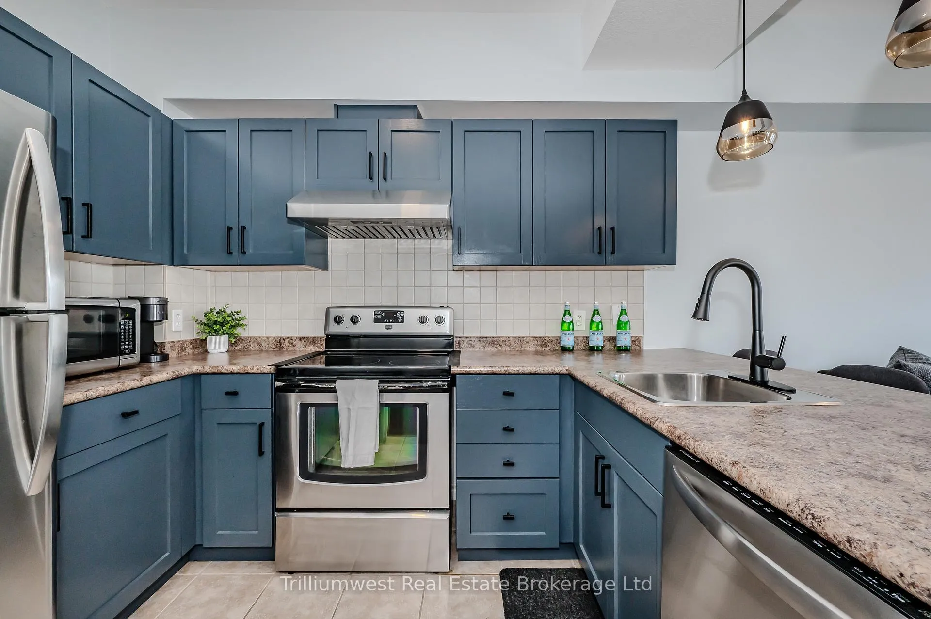 Photo 6 of Unit 23A, 975 Strasburg Road, Kitchener — HOMEH