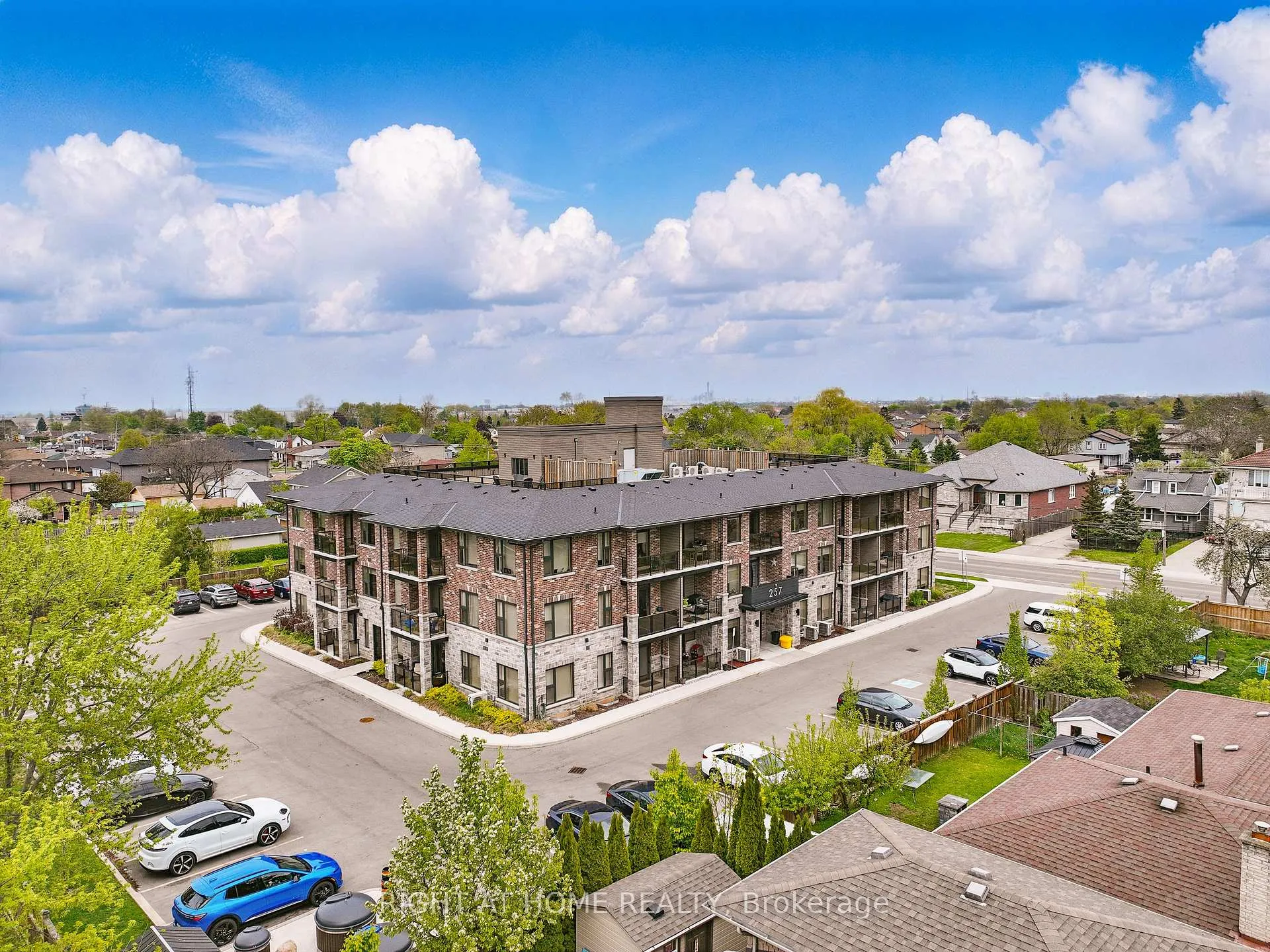 Photo 1 of Unit 305, 257 Millen Road, Hamilton, Stoney Creek — HOMEH