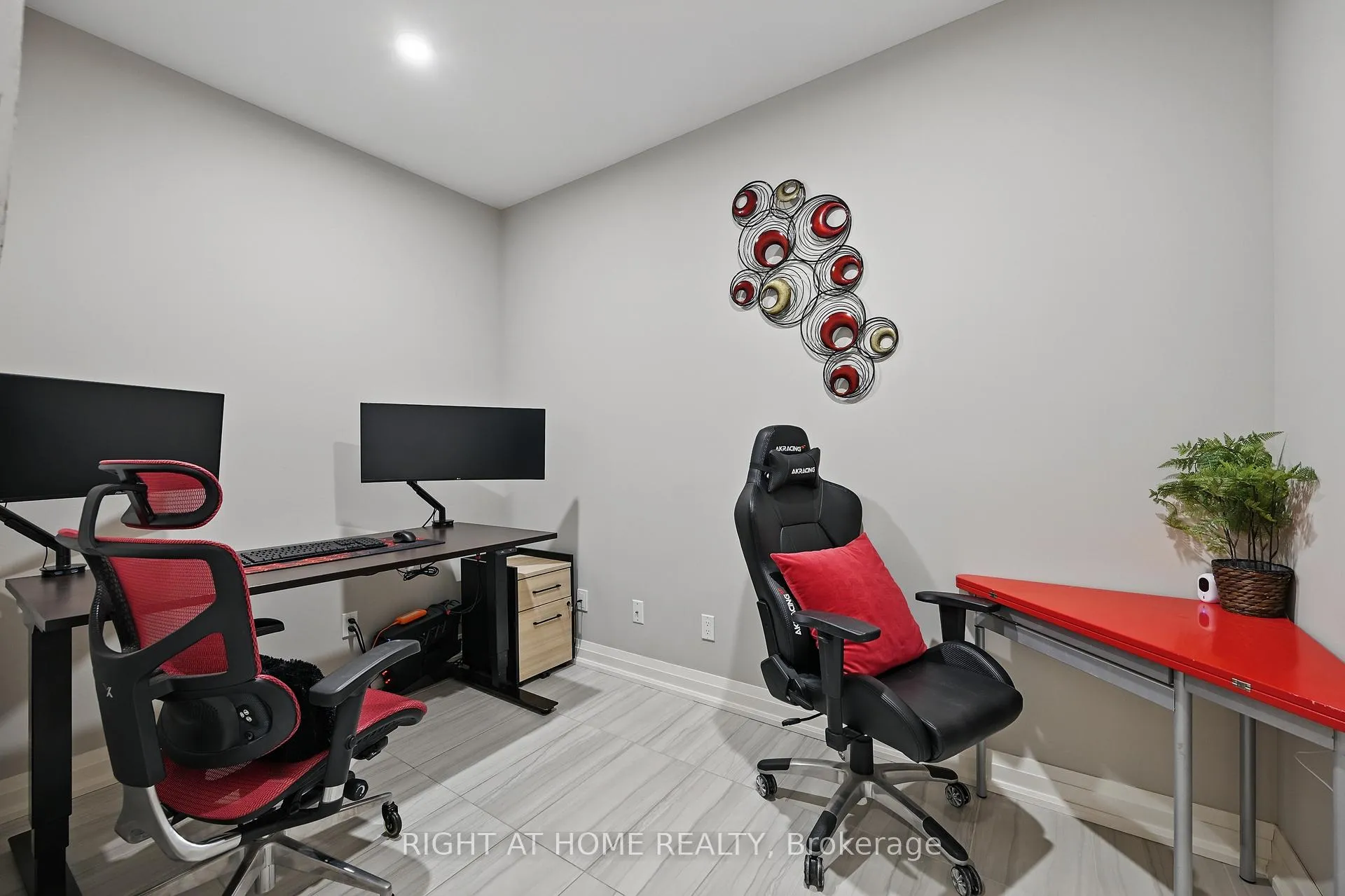 Photo 7 of Unit 305, 257 Millen Road, Hamilton, Stoney Creek — HOMEH