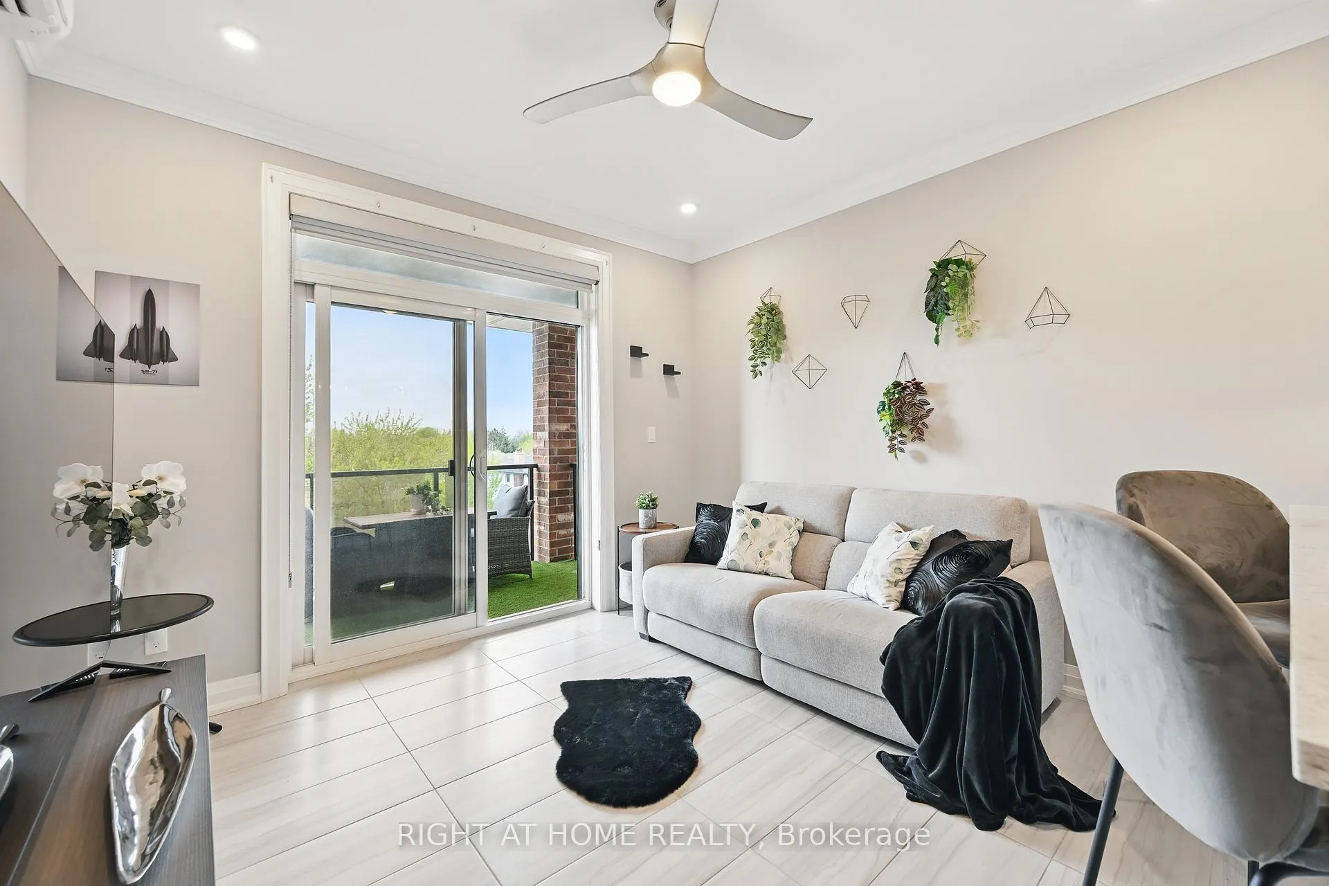 Photo 15 of Unit 305, 257 Millen Road, Hamilton, Stoney Creek — HOMEH