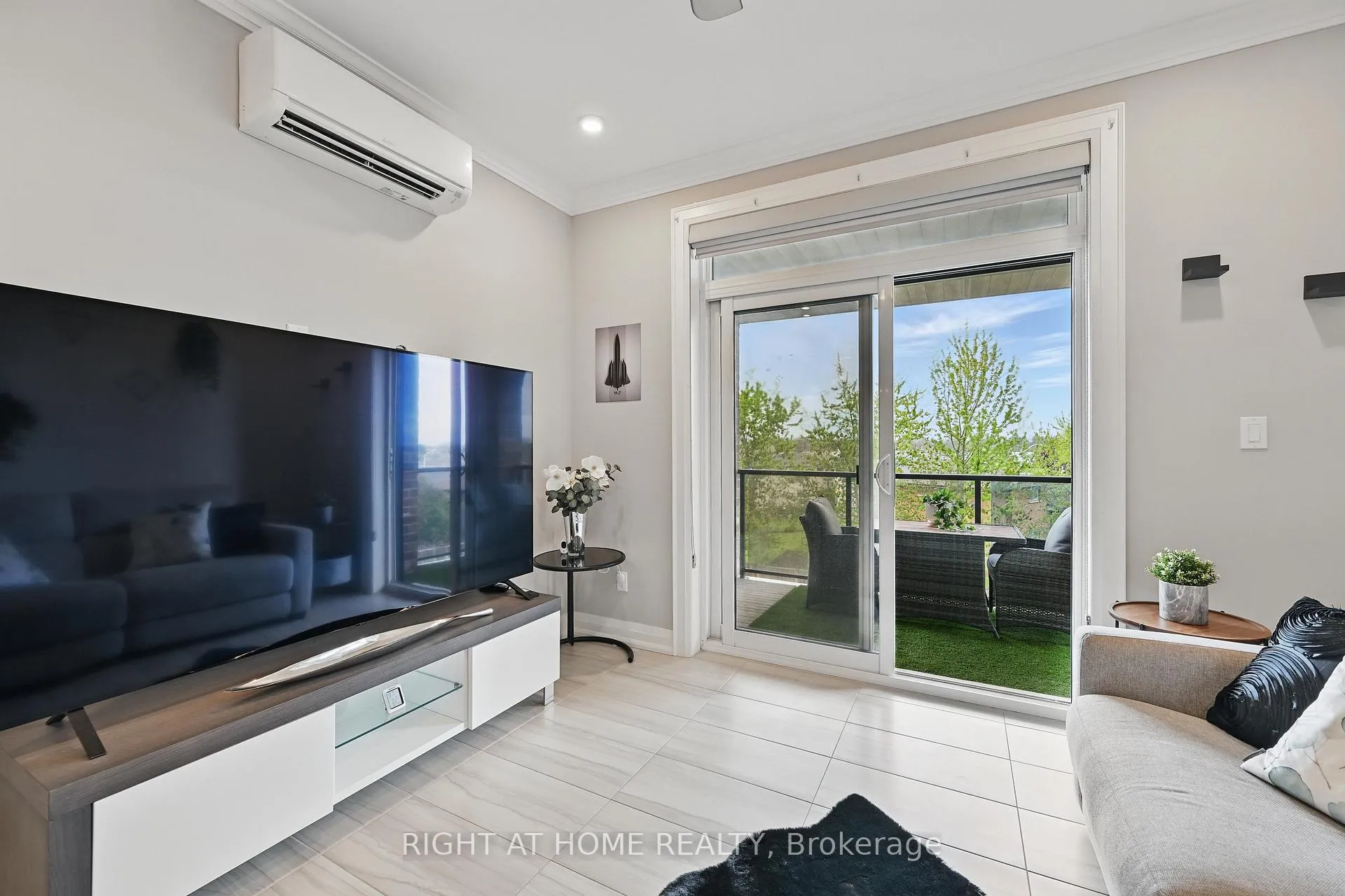 Photo 17 of Unit 305, 257 Millen Road, Hamilton, Stoney Creek — HOMEH