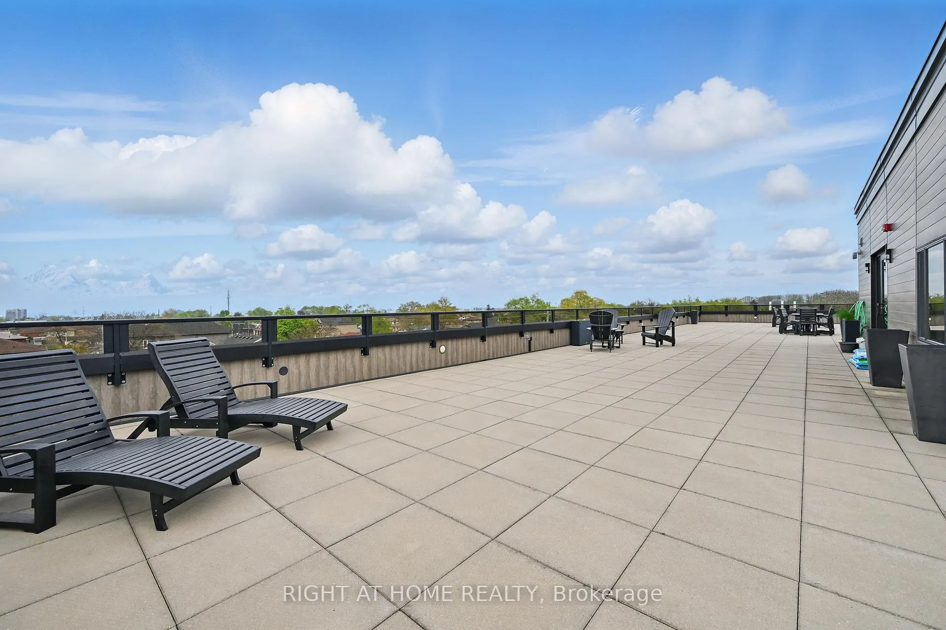 Photo 32 of Unit 305, 257 Millen Road, Hamilton, Stoney Creek — HOMEH