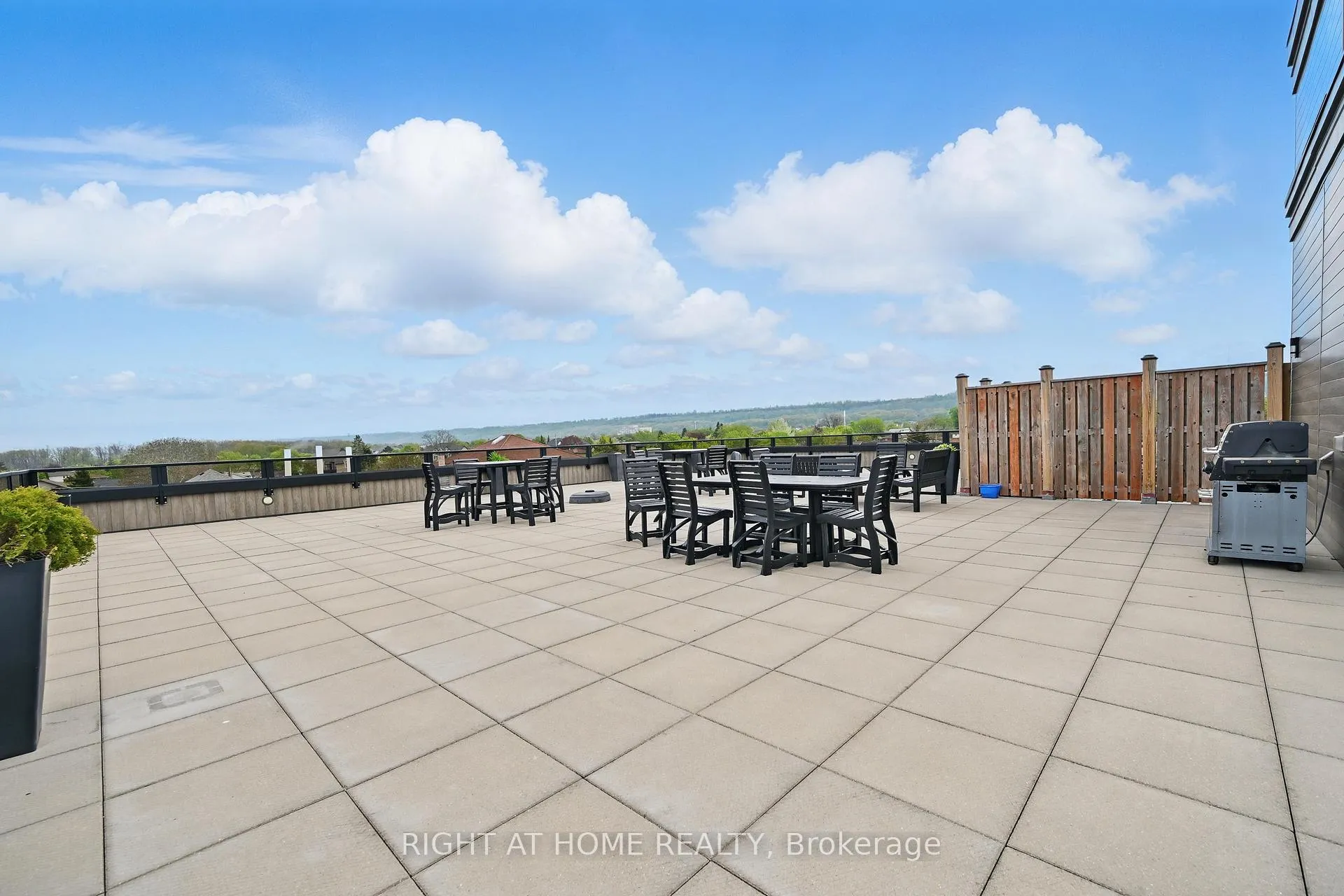 Photo 33 of Unit 305, 257 Millen Road, Hamilton, Stoney Creek — HOMEH