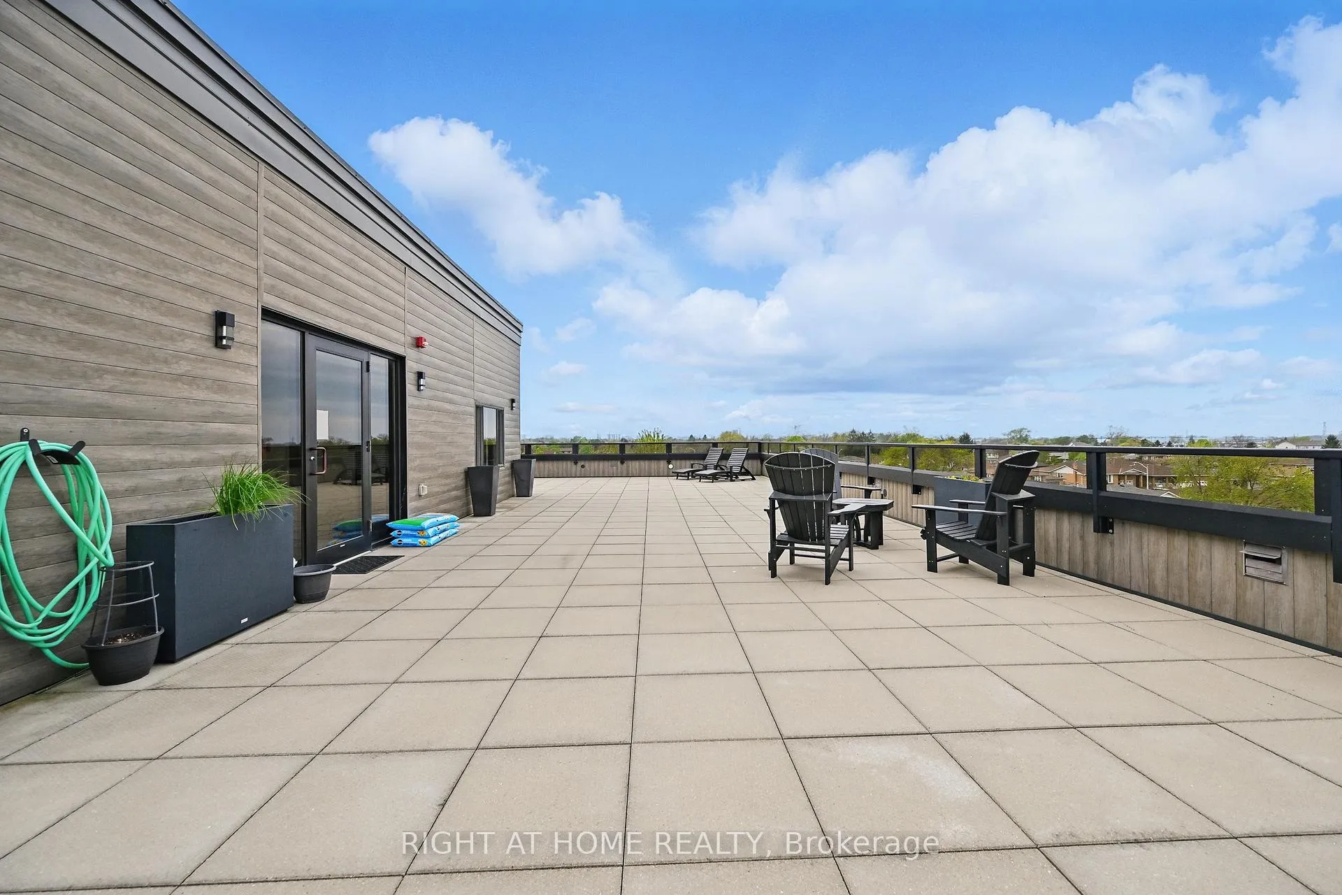 Photo 34 of Unit 305, 257 Millen Road, Hamilton, Stoney Creek — HOMEH