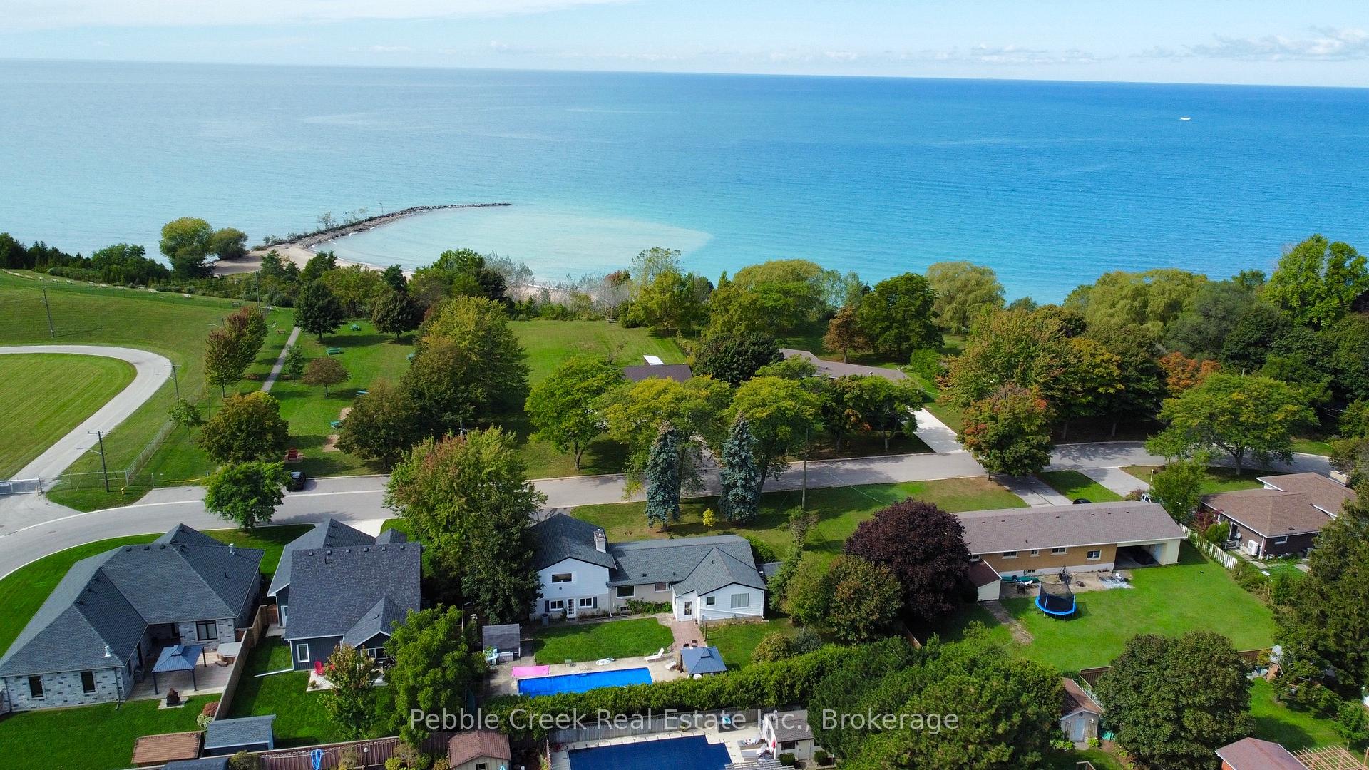 Photo 2 of 317 Warren Street, Goderich, Goderich (Town) — HOMEH