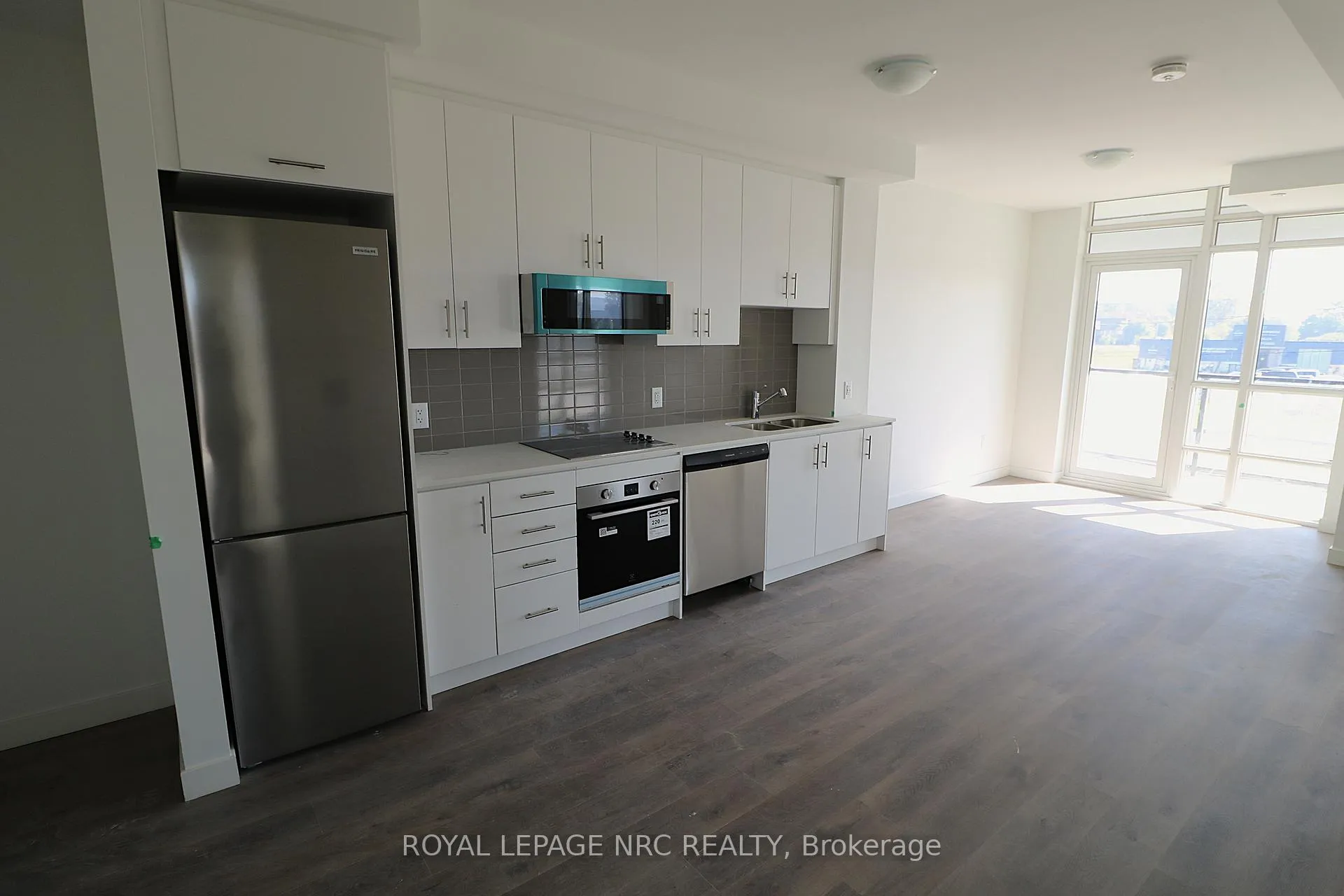 Photo 1 of Unit 223, 461 Green Road, Hamilton, Stoney Creek — HOMEH