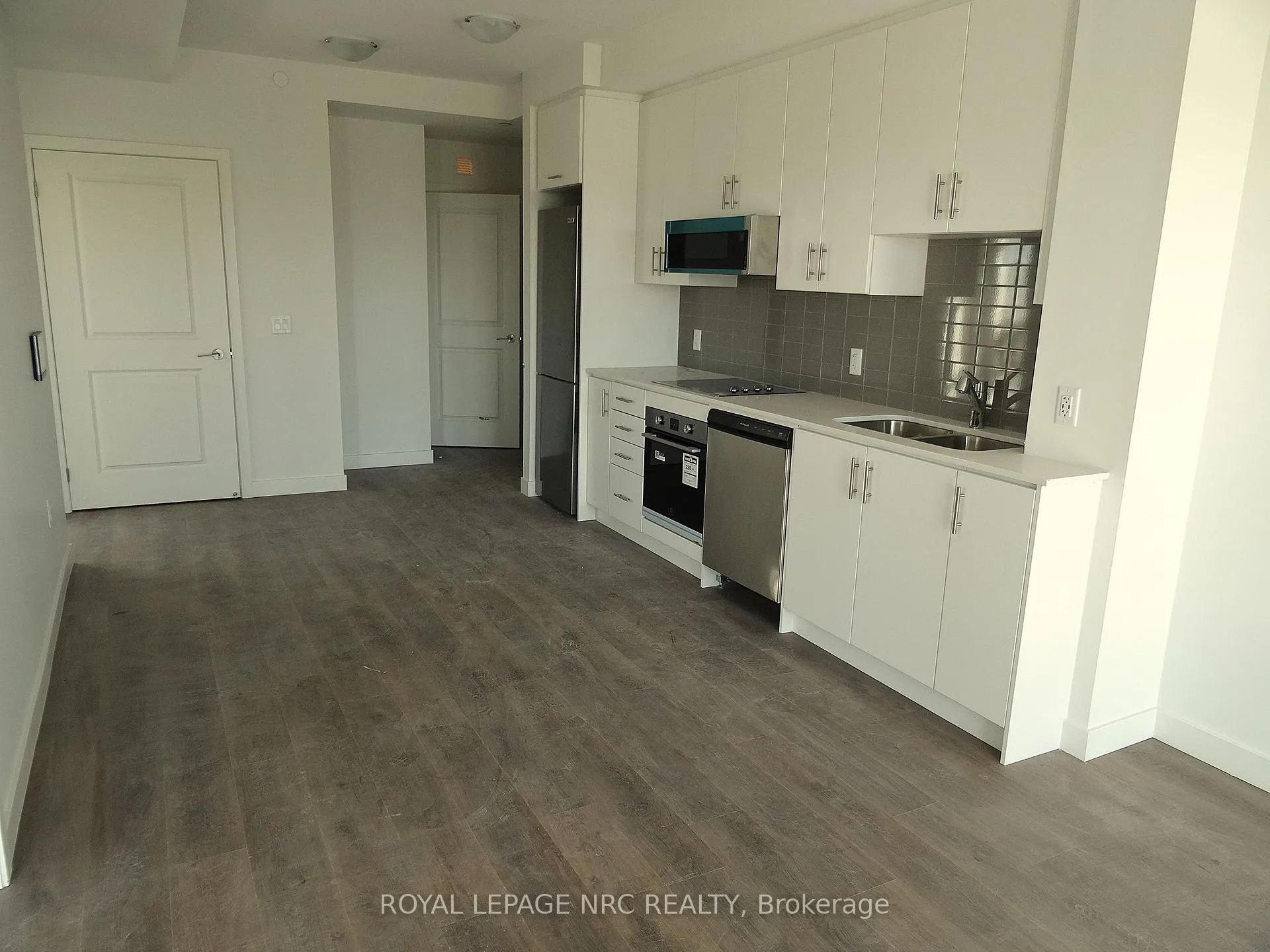 Photo 5 of Unit 223, 461 Green Road, Hamilton, Stoney Creek — HOMEH