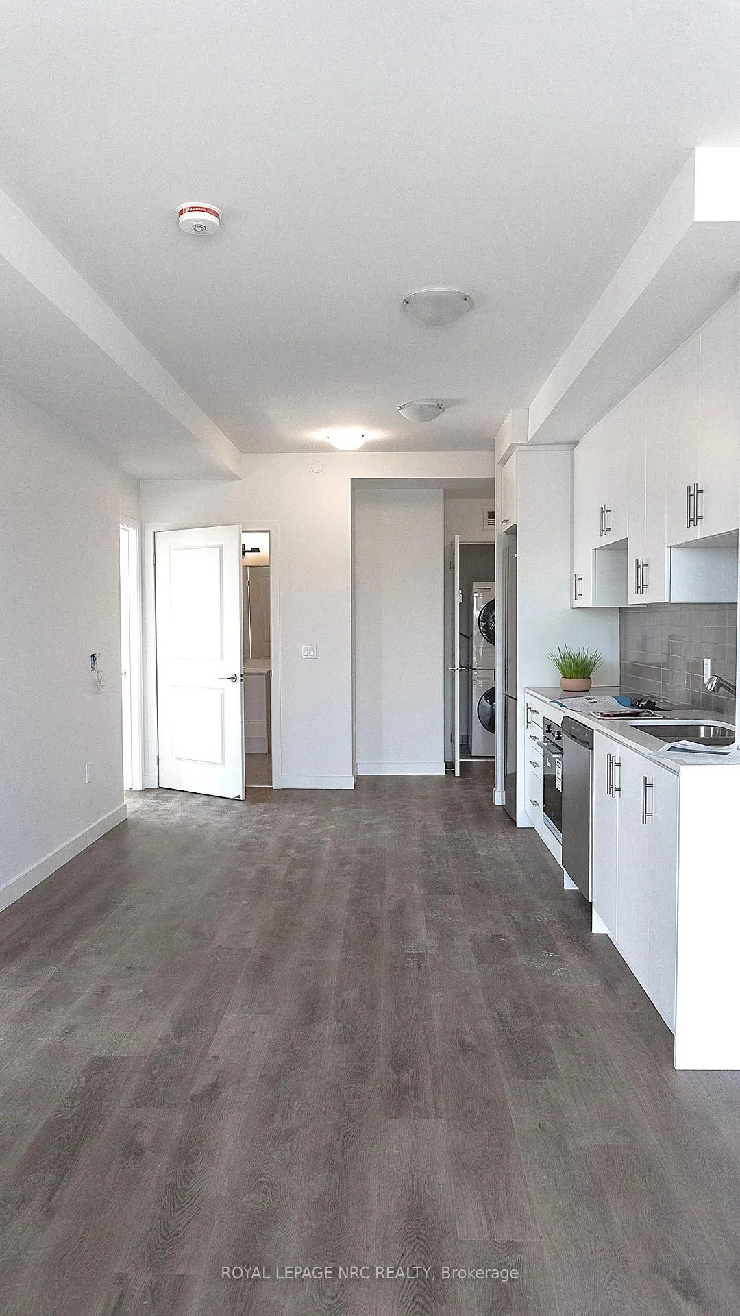 Photo 8 of Unit 223, 461 Green Road, Hamilton, Stoney Creek — HOMEH