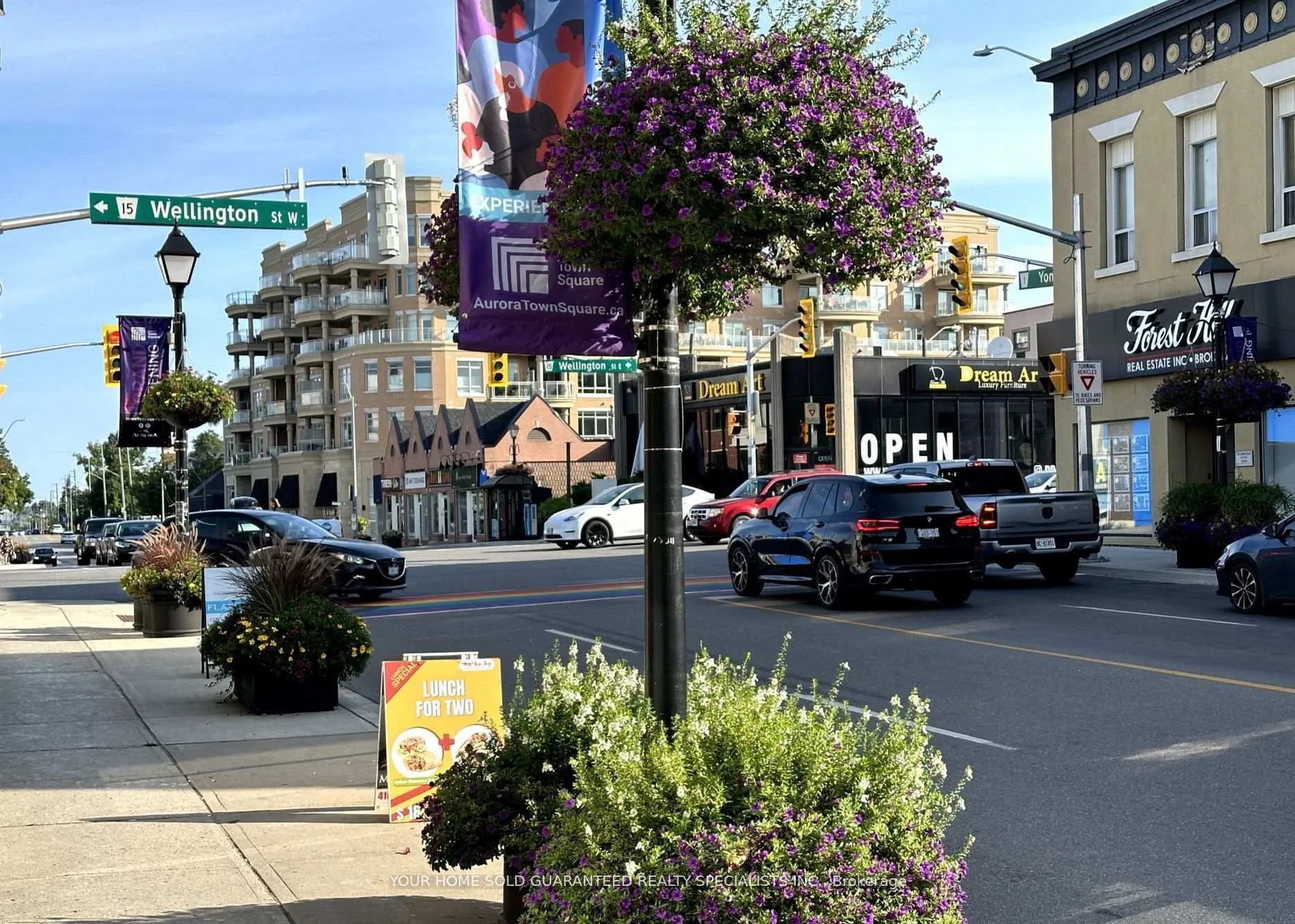 Photo 2 of Unit 2, 15240 Yonge Street, Aurora, Aurora Village — HOMEH