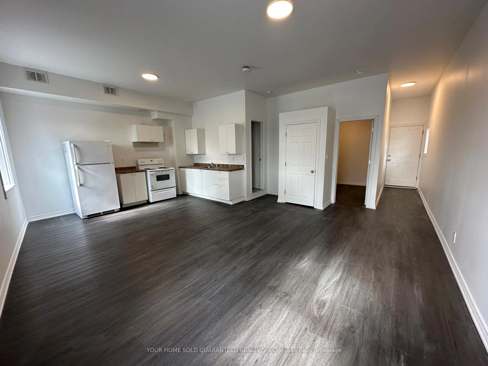 Photo 3 of Unit 2, 15240 Yonge Street, Aurora, Aurora Village — HOMEH