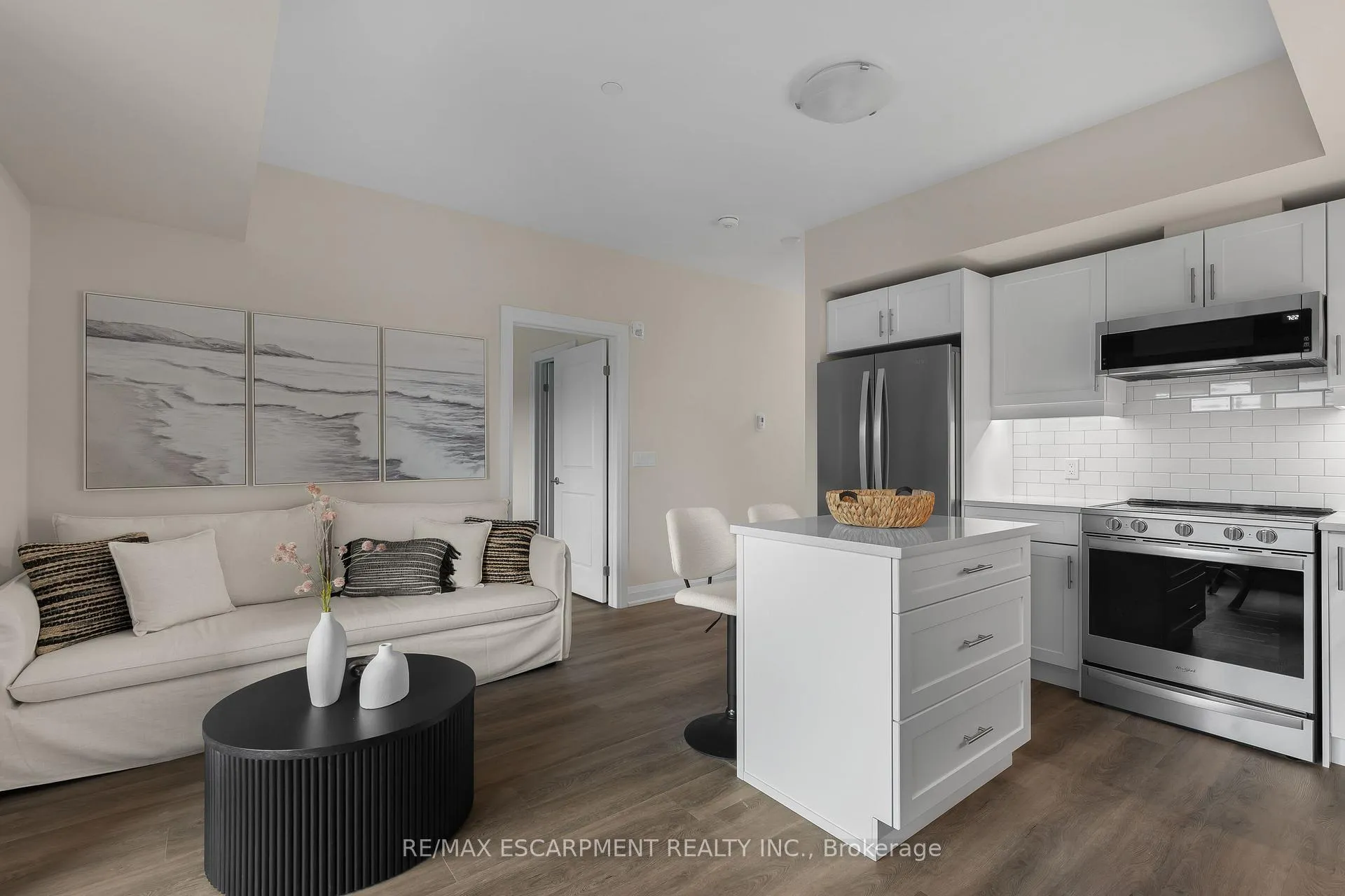 Photo 11 of Unit 403, 118 Summersides Boulevard, Pelham, Fonthill — HOMEH