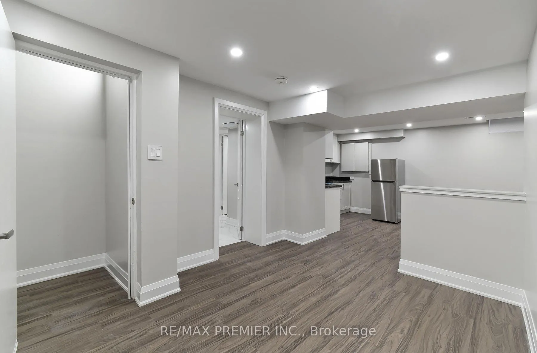 Photo 4 of Unit Bsmt, 115 Dante Court, Vaughan, East Woodbridge — HOMEH