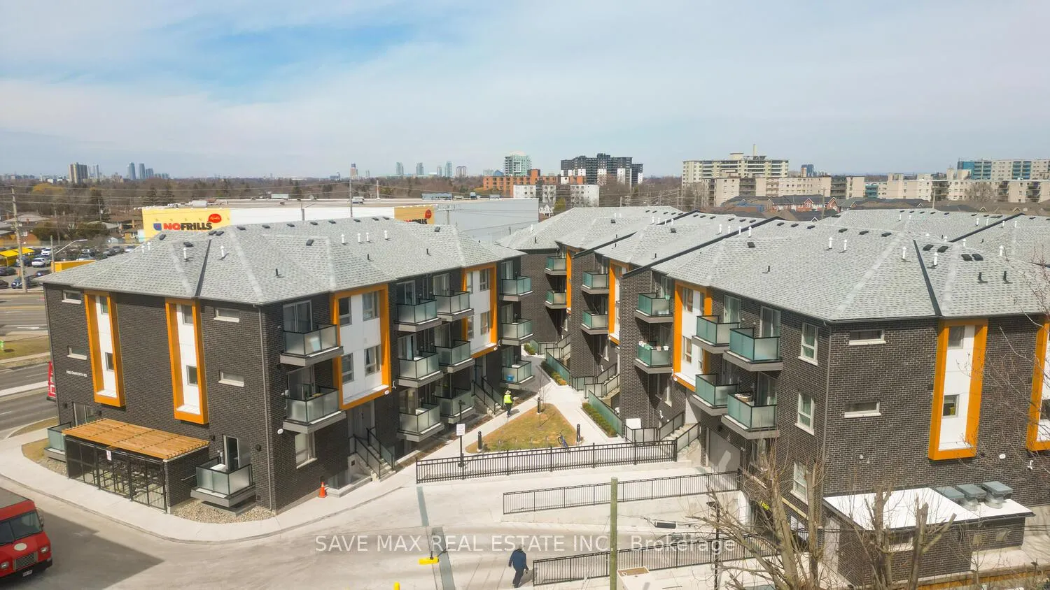Front of Unit 335, 2787 Eglinton Avenue E