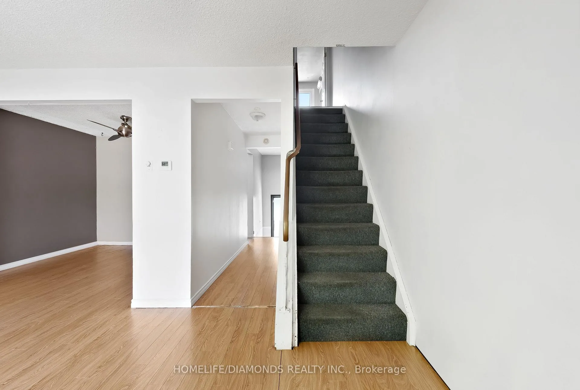 Photo 6 of Unit 35, 262 Kenora Avenue, Hamilton, Kentley — HOMEH