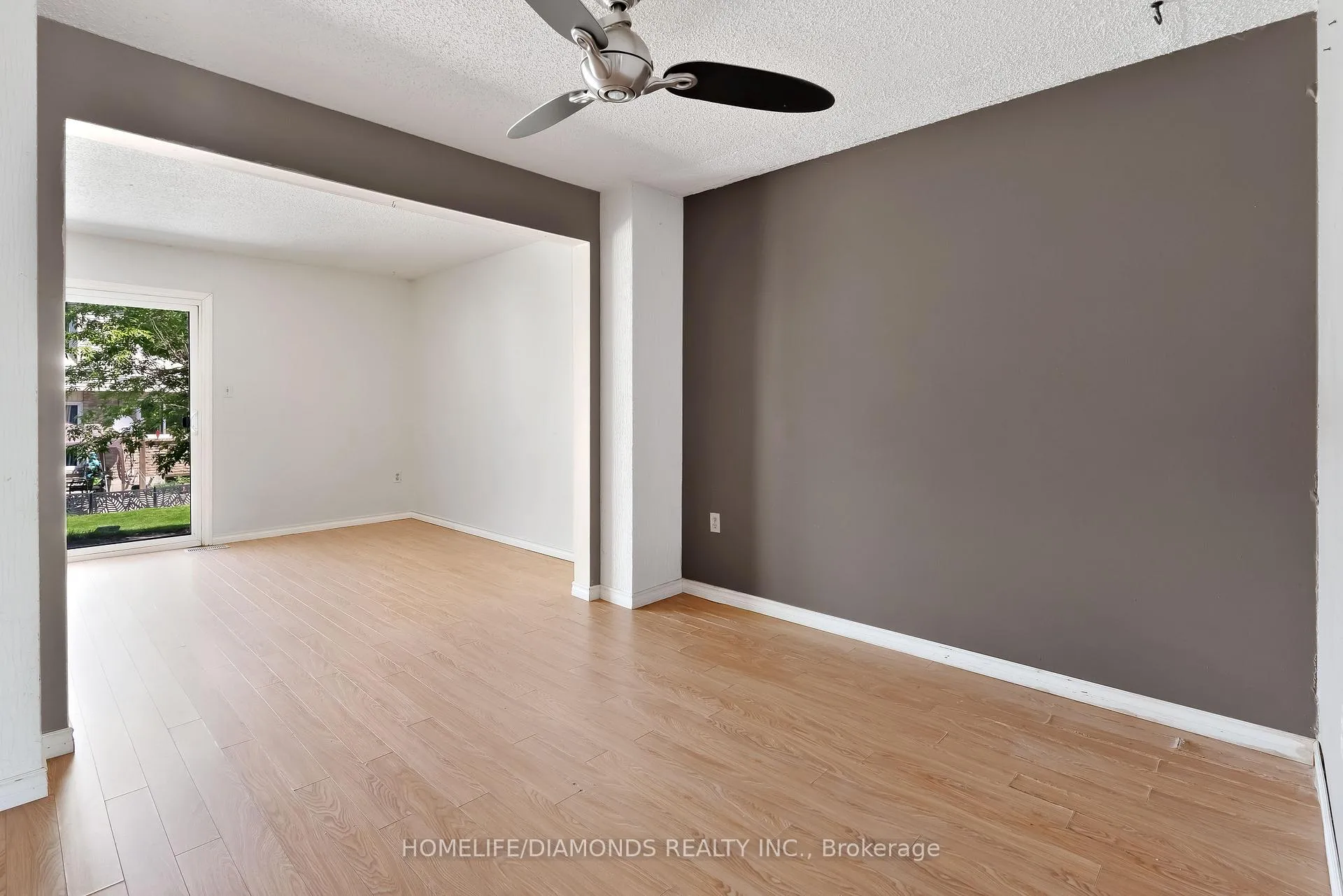 Photo 7 of Unit 35, 262 Kenora Avenue, Hamilton, Kentley — HOMEH