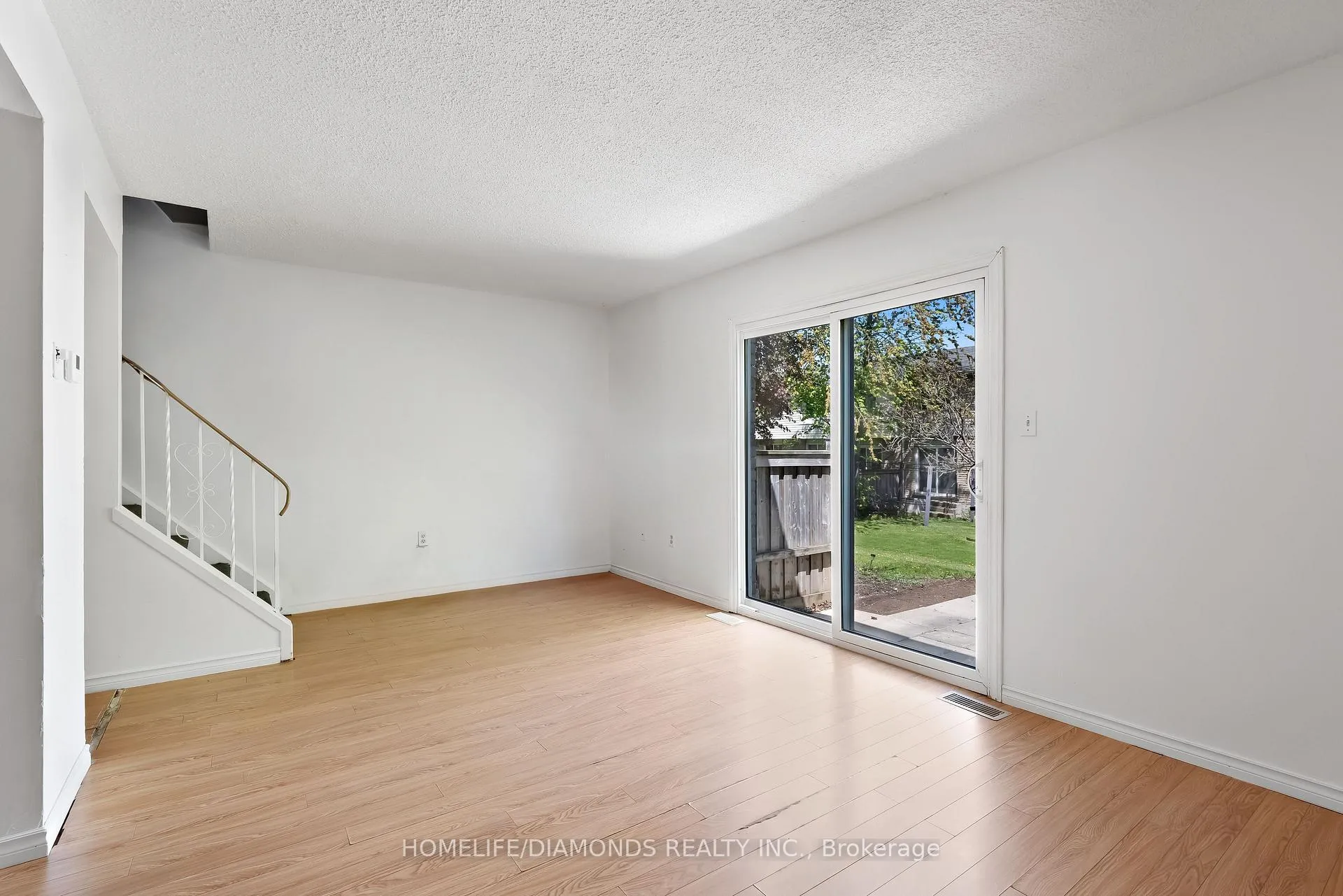 Photo 8 of Unit 35, 262 Kenora Avenue, Hamilton, Kentley — HOMEH