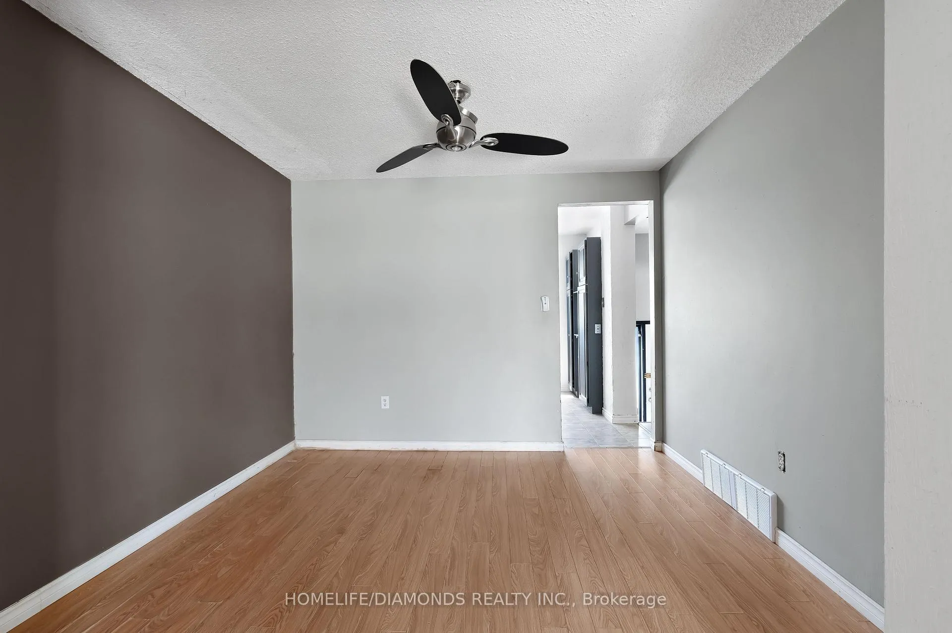 Photo 10 of Unit 35, 262 Kenora Avenue, Hamilton, Kentley — HOMEH
