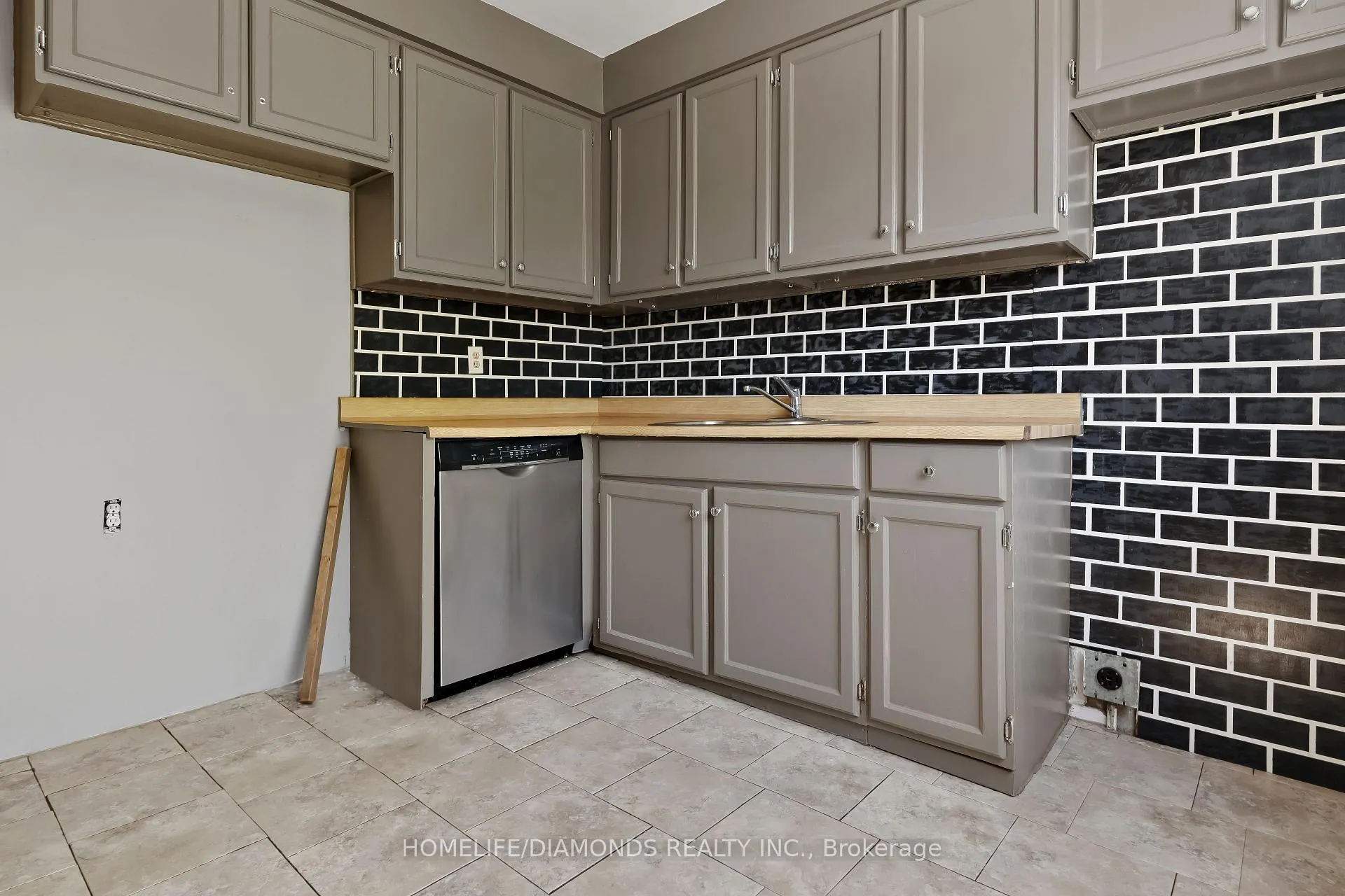 Photo 17 of Unit 35, 262 Kenora Avenue, Hamilton, Kentley — HOMEH