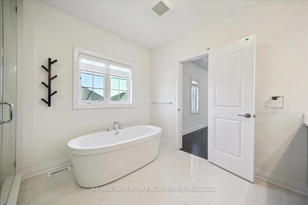 Photo 18 of Unit Main + Upper, 25 Brant Drive, Vaughan, Vellore Village — HOMEH