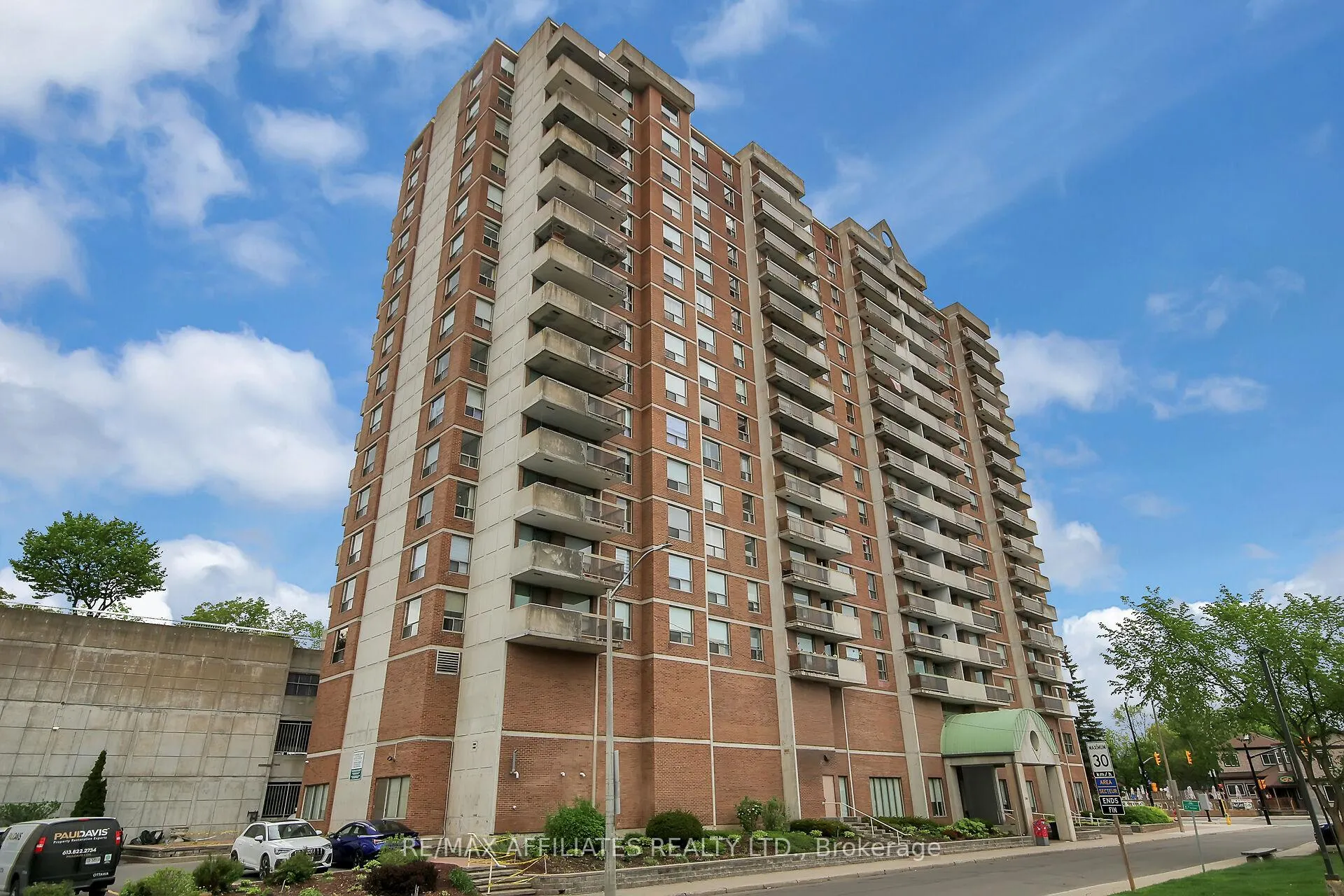 Front of Unit U303, 200 Lafontaine Avenue