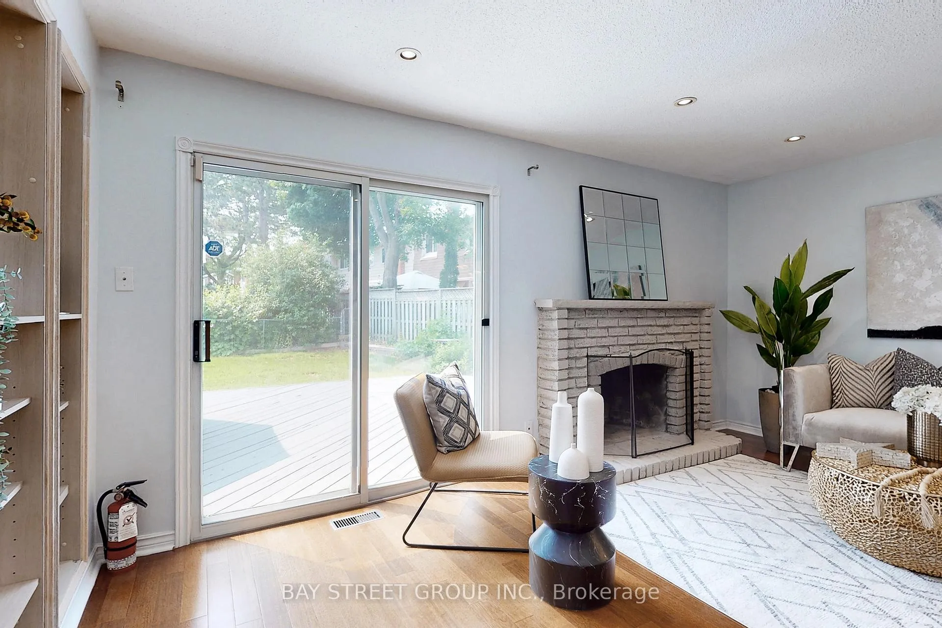 Photo 14 of 622 Village Parkway, Markham, Unionville — HOMEH