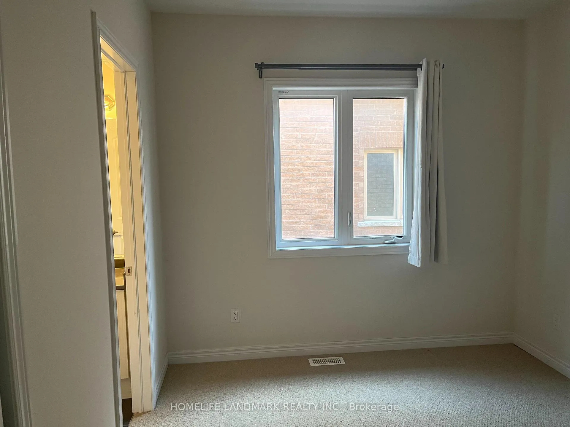 Photo 3 of 23 boland crt Crescent S, Aurora, Rural Aurora — HOMEH