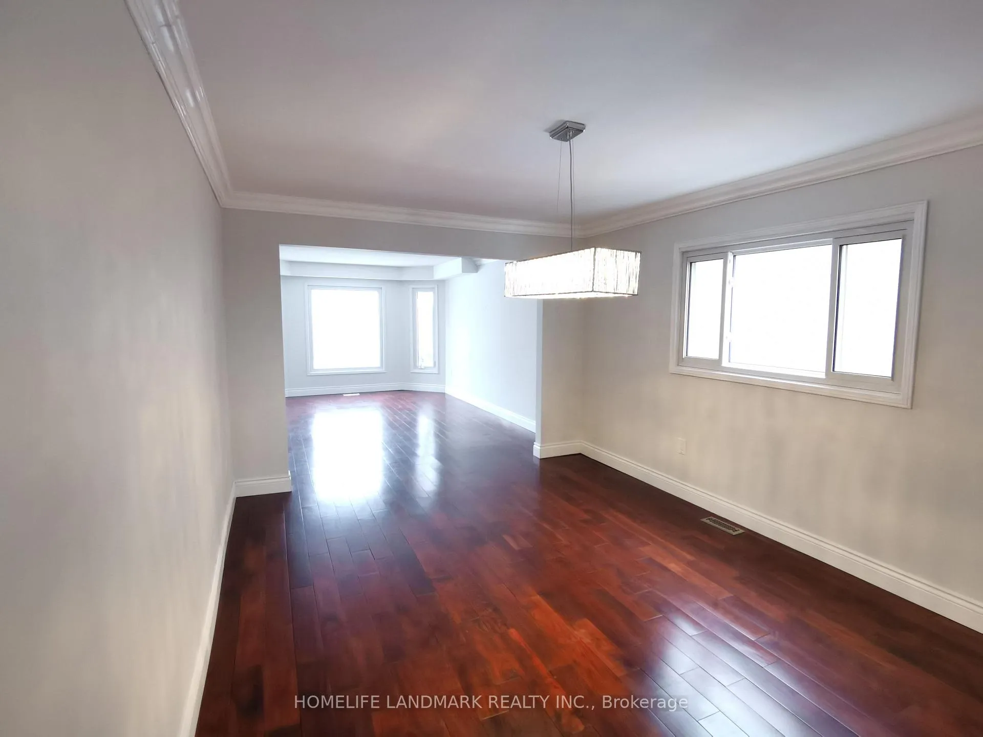 Photo 6 of 45 Autumn Way E, Aurora, Aurora Heights — HOMEH