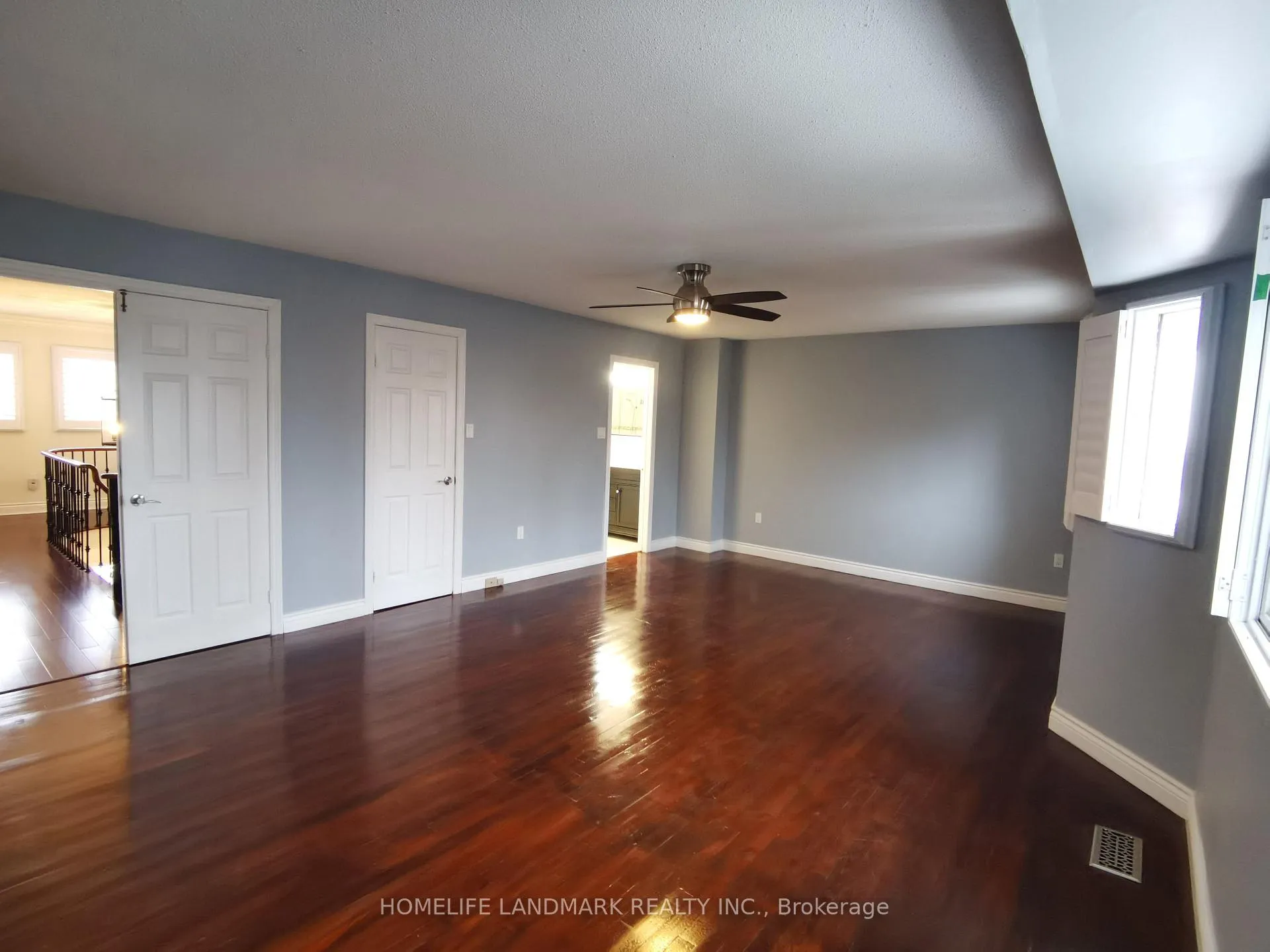 Photo 20 of 45 Autumn Way E, Aurora, Aurora Heights — HOMEH