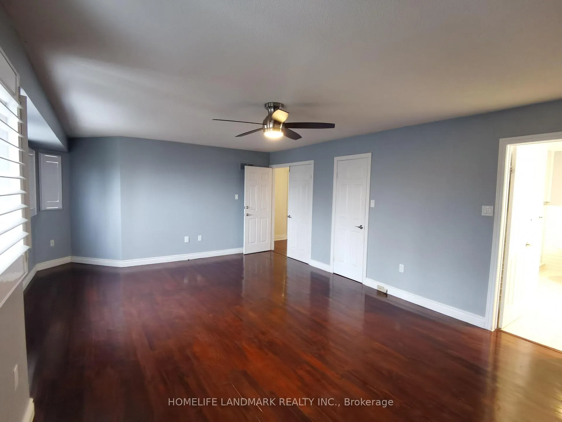 Photo 21 of 45 Autumn Way E, Aurora, Aurora Heights — HOMEH