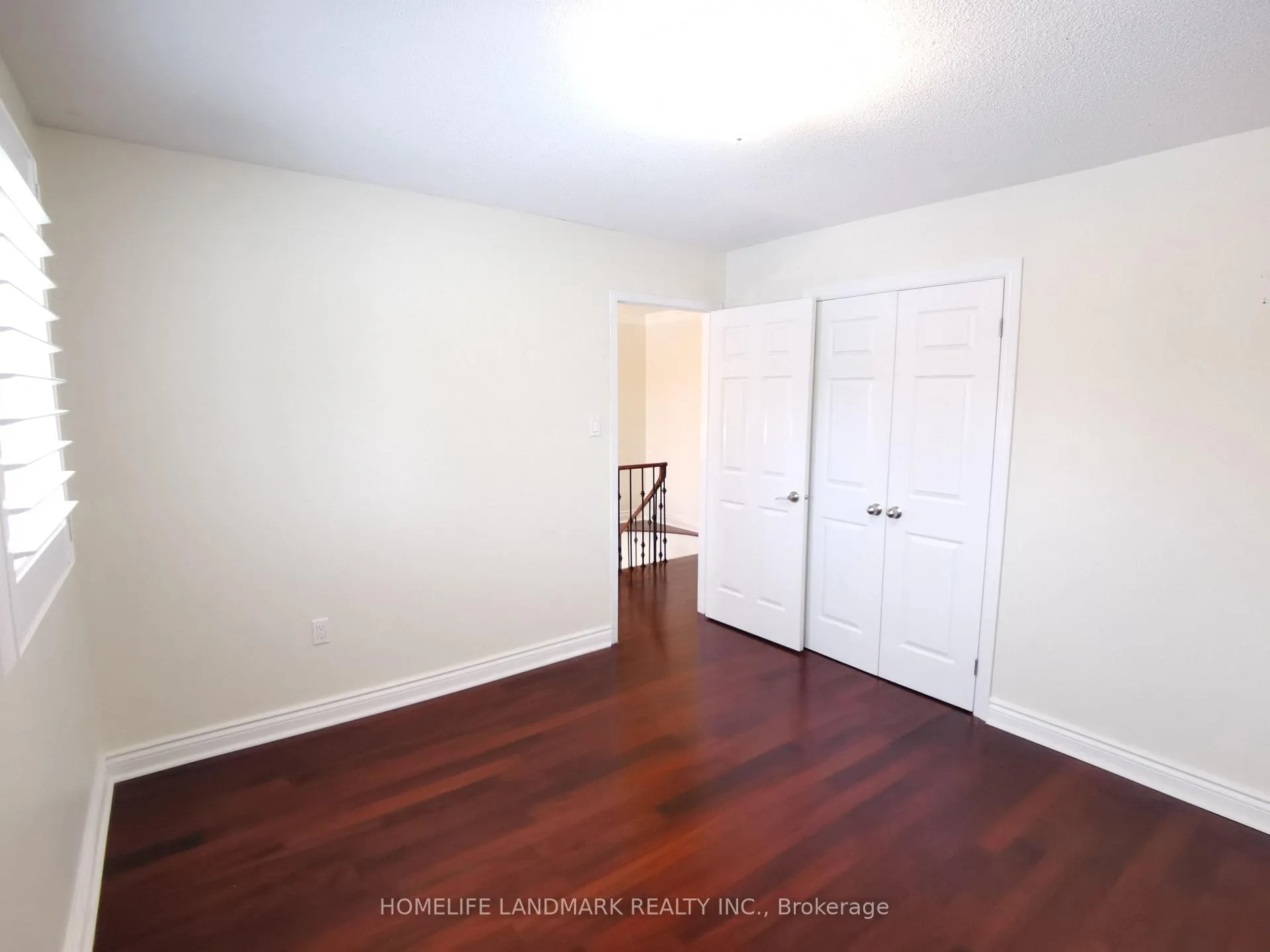 Photo 25 of 45 Autumn Way E, Aurora, Aurora Heights — HOMEH