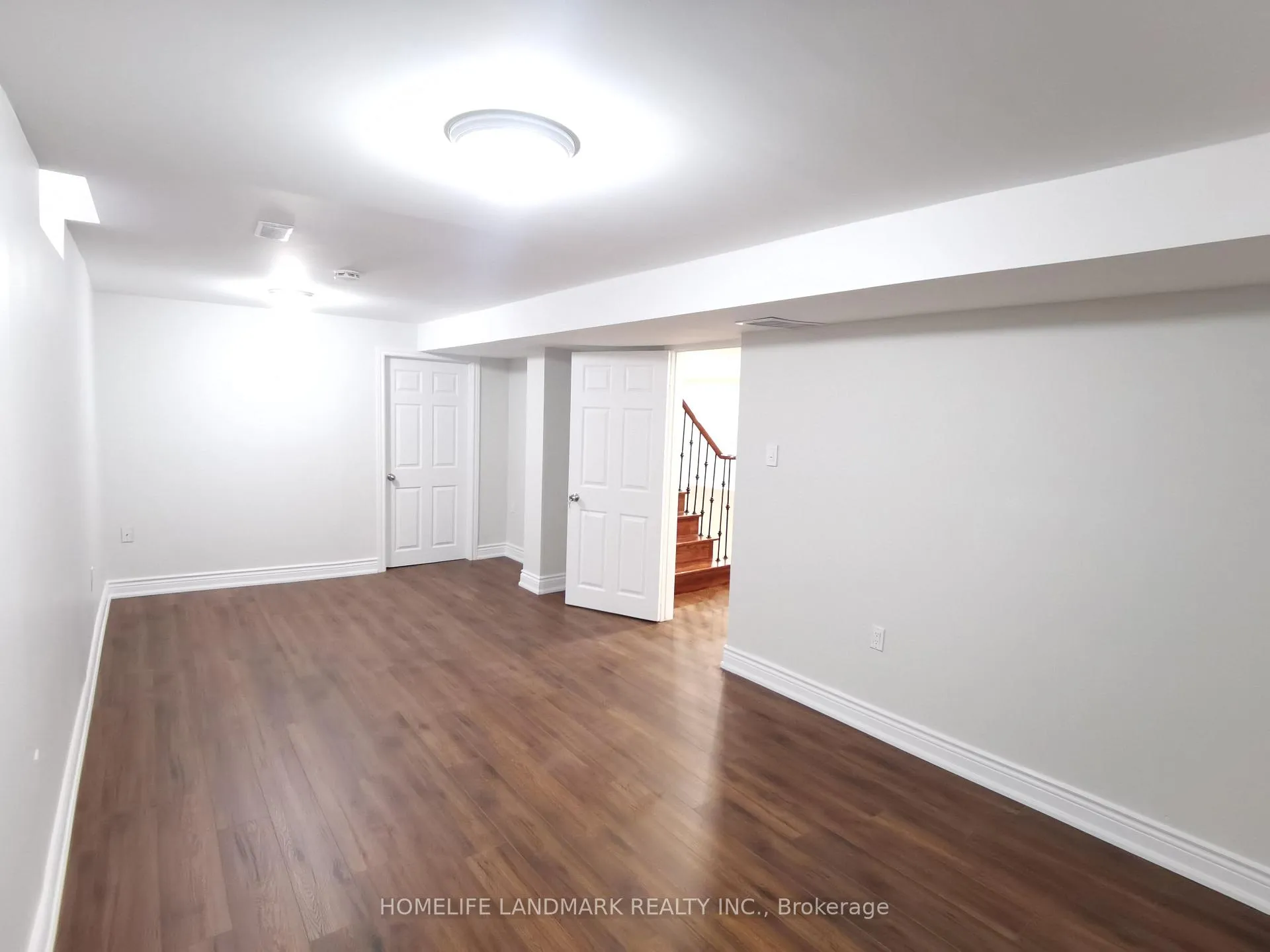 Photo 35 of 45 Autumn Way E, Aurora, Aurora Heights — HOMEH