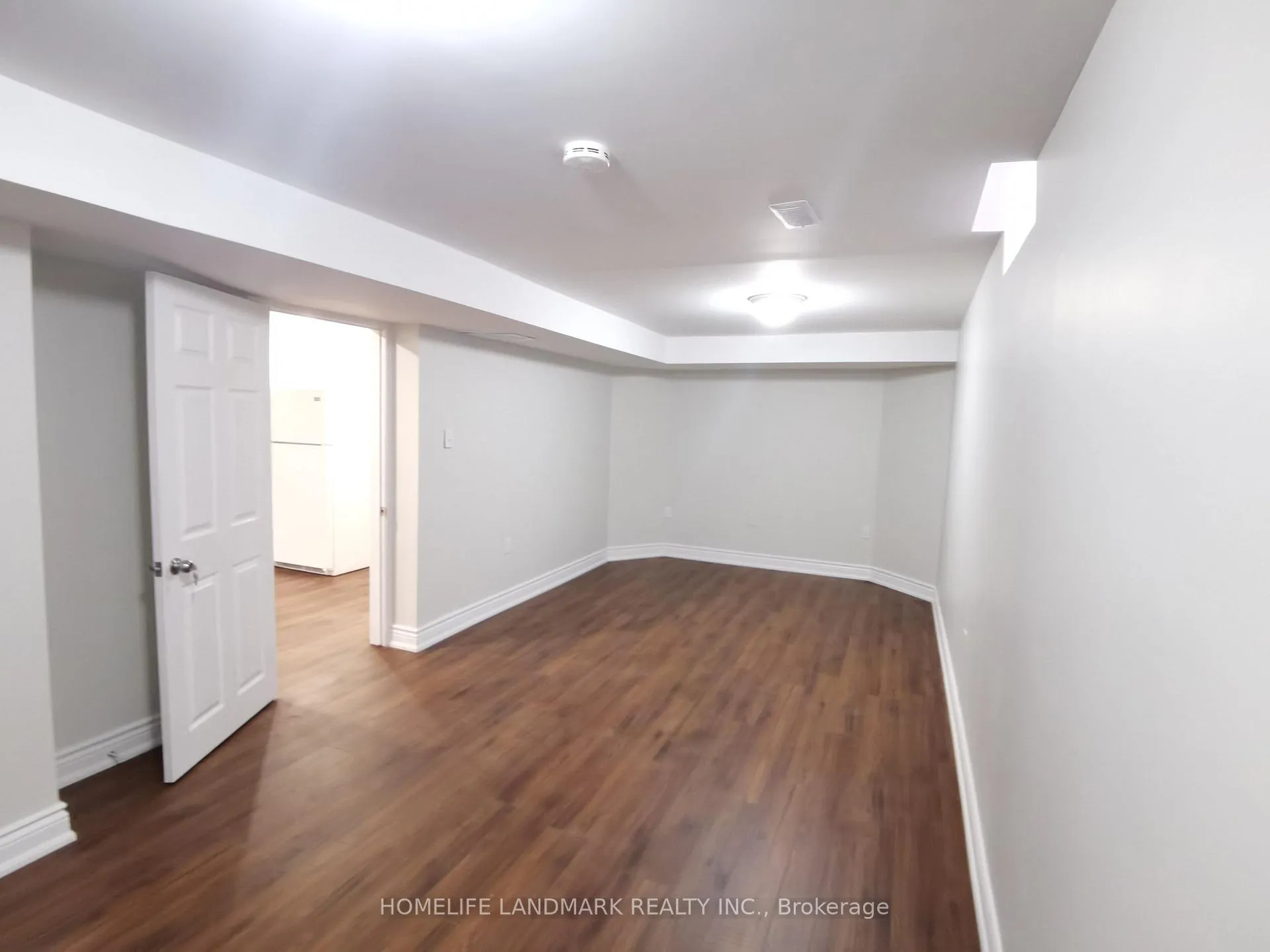 Photo 36 of 45 Autumn Way E, Aurora, Aurora Heights — HOMEH