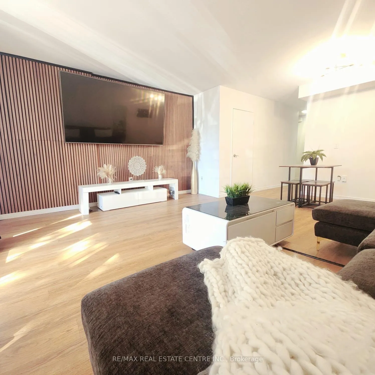 Photo 17 of Unit 110, 350 Quigley Road, Hamilton, Vincent — HOMEH