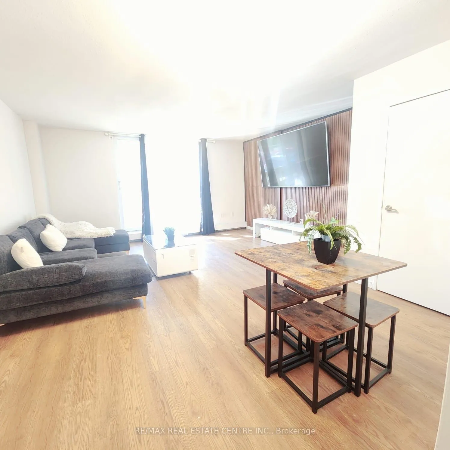 Photo 18 of Unit 110, 350 Quigley Road, Hamilton, Vincent — HOMEH