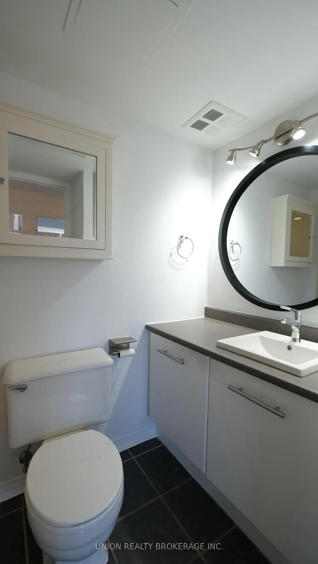 Photo 14 of Unit 301, 716 Kingston Road, Toronto, The Beaches — HOMEH
