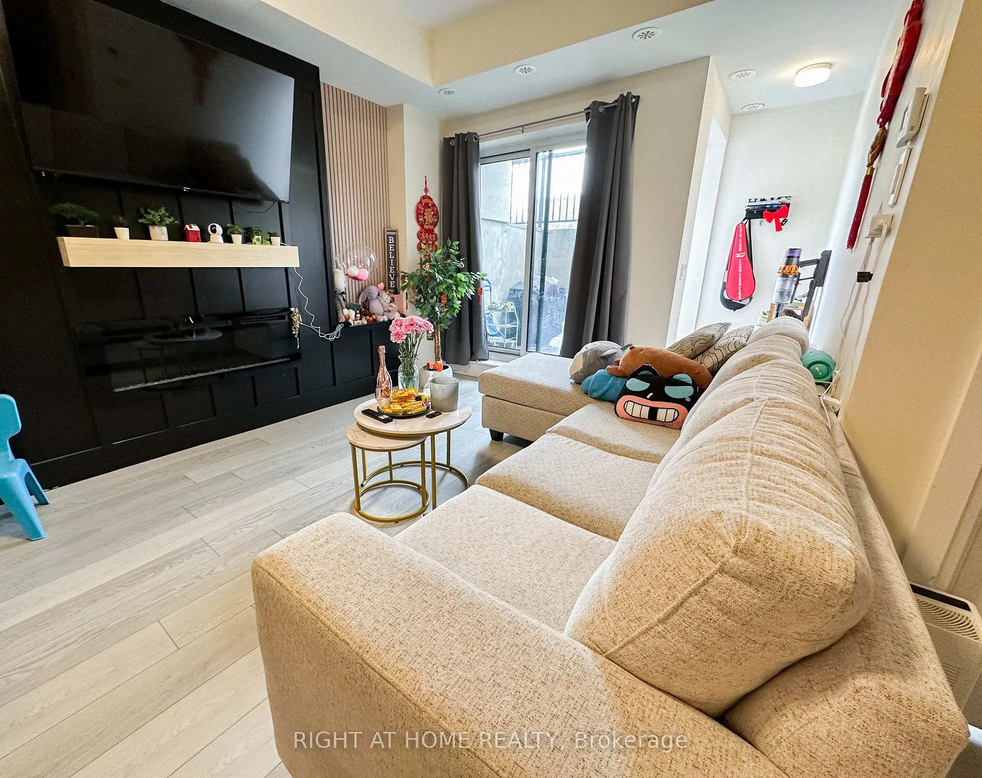 Photo 3 of Unit B302, 5279 Highway 7 Road, Vaughan, Vaughan Grove — HOMEH