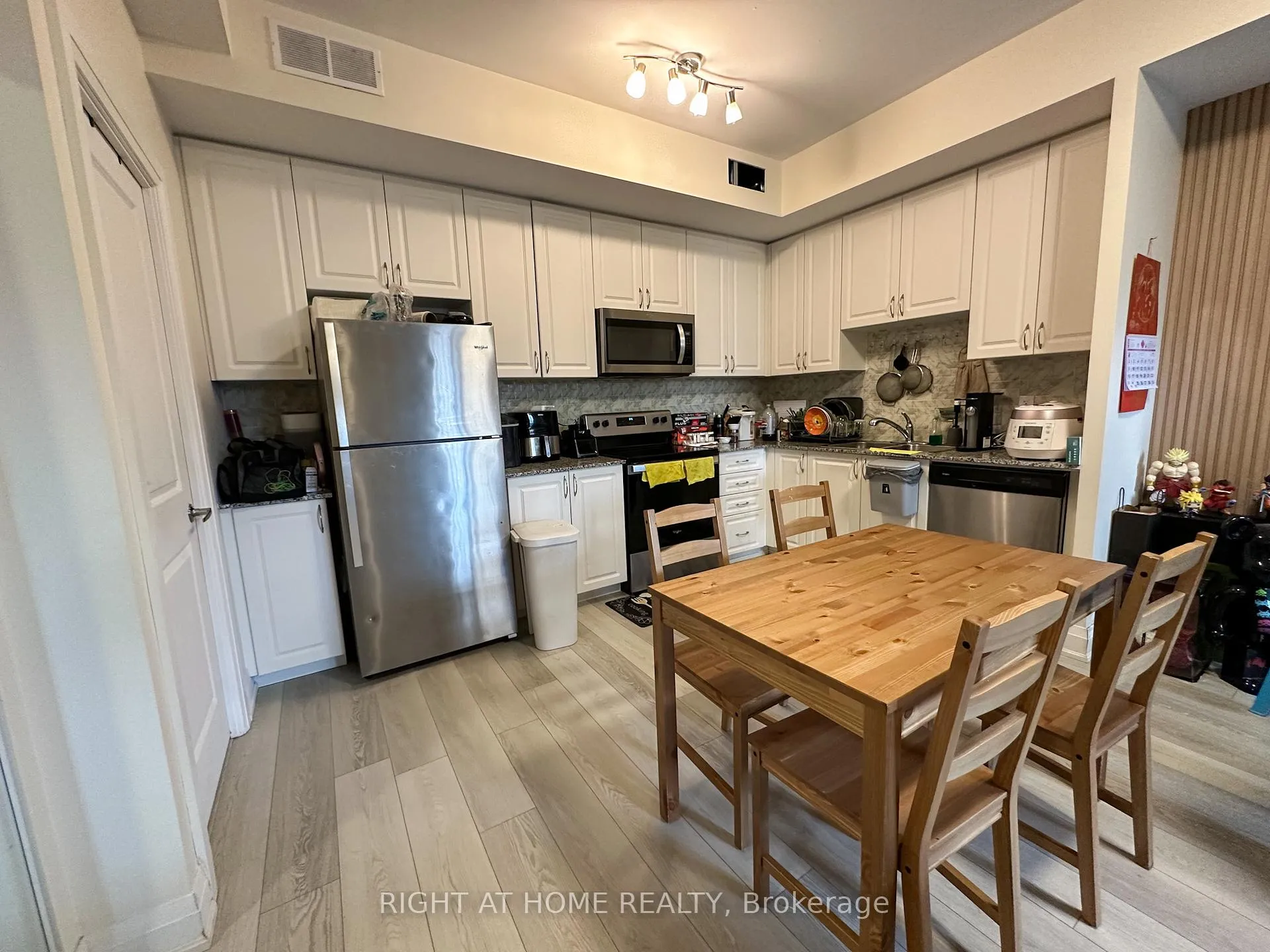 Photo 5 of Unit B302, 5279 Highway 7 Road, Vaughan, Vaughan Grove — HOMEH