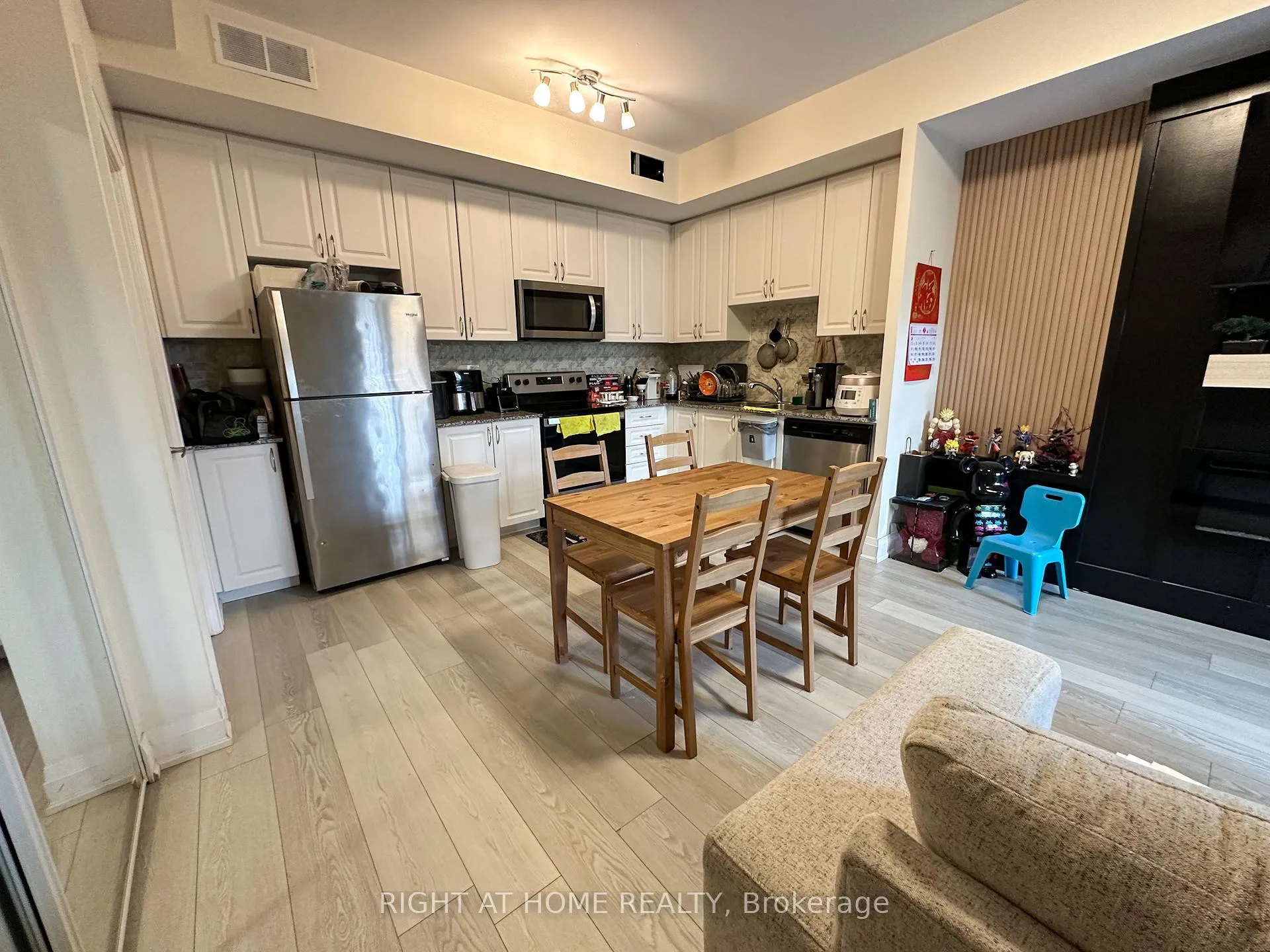 Photo 7 of Unit B302, 5279 Highway 7 Road, Vaughan, Vaughan Grove — HOMEH