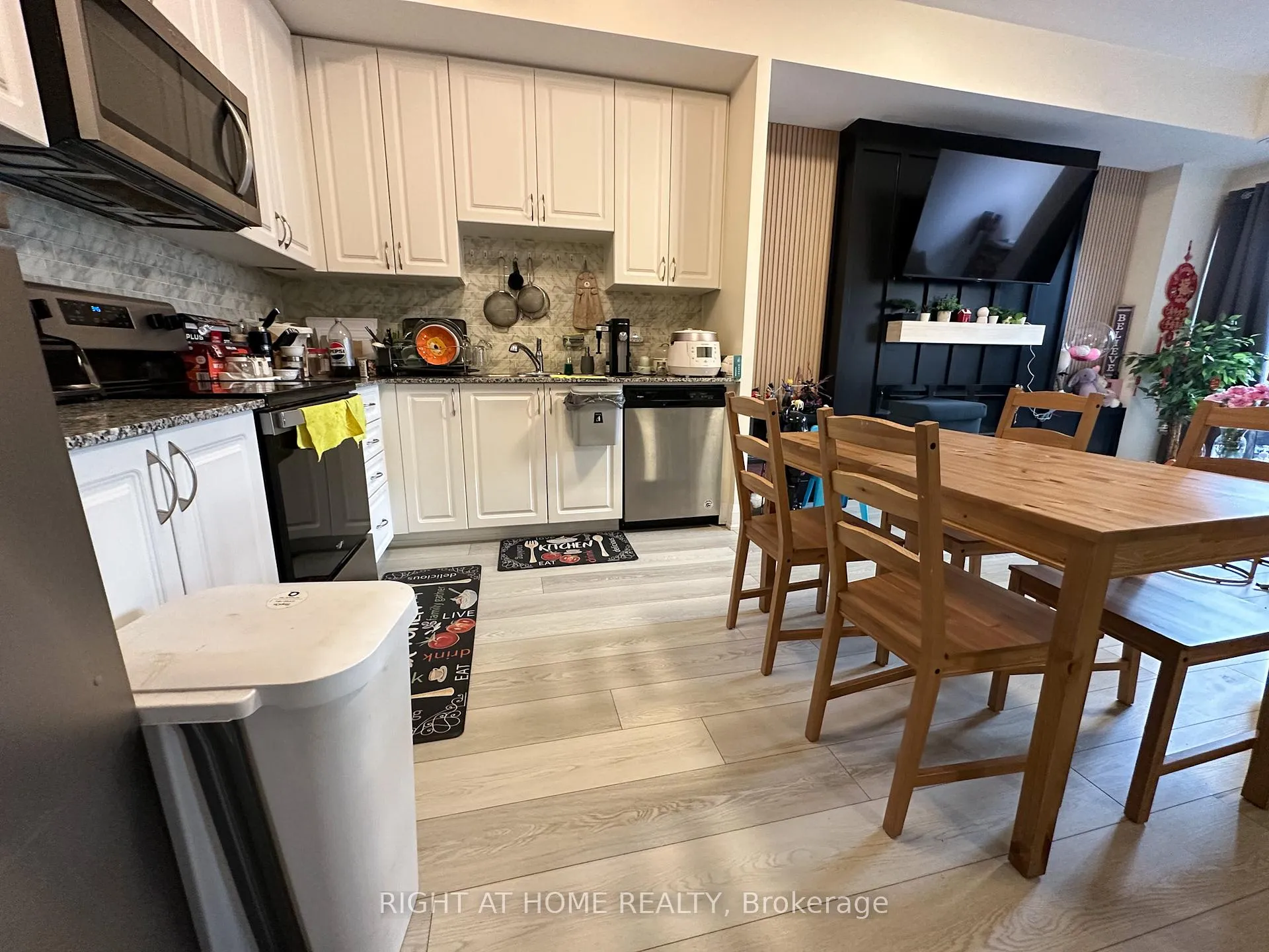 Photo 8 of Unit B302, 5279 Highway 7 Road, Vaughan, Vaughan Grove — HOMEH