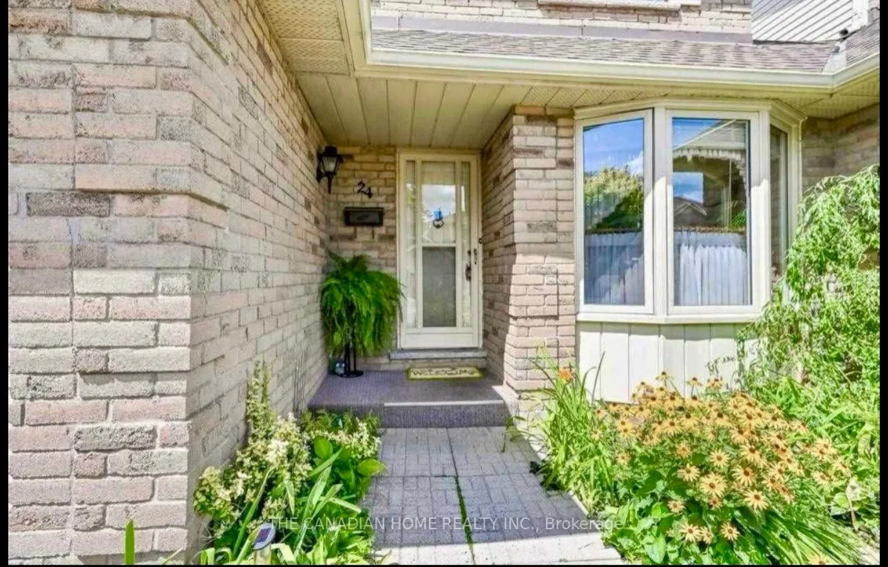 Photo 2 of Unit 2, 494 Barton Street E, Hamilton, Stoney Creek — HOMEH