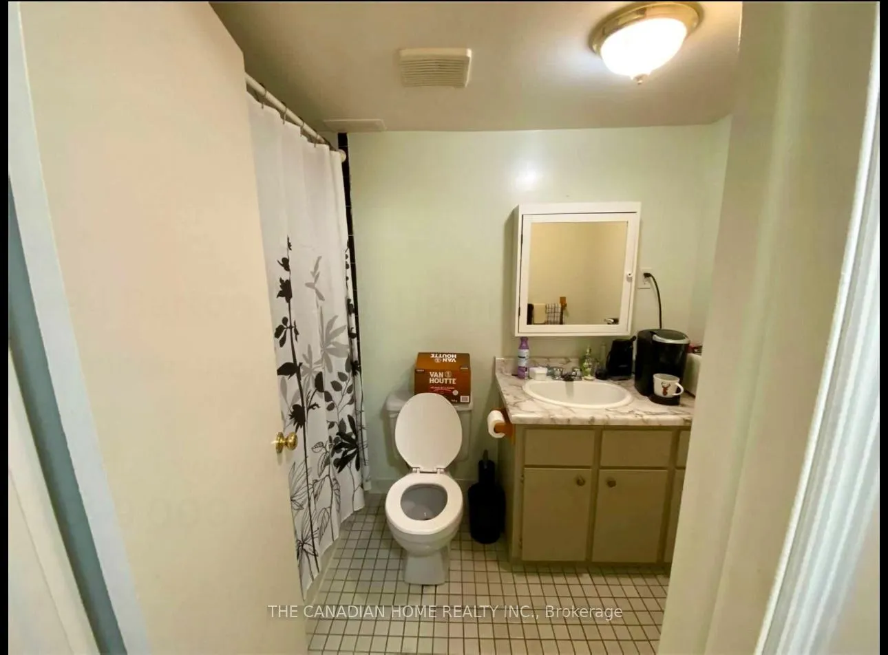 Photo 4 of Unit 2, 494 Barton Street E, Hamilton, Stoney Creek — HOMEH