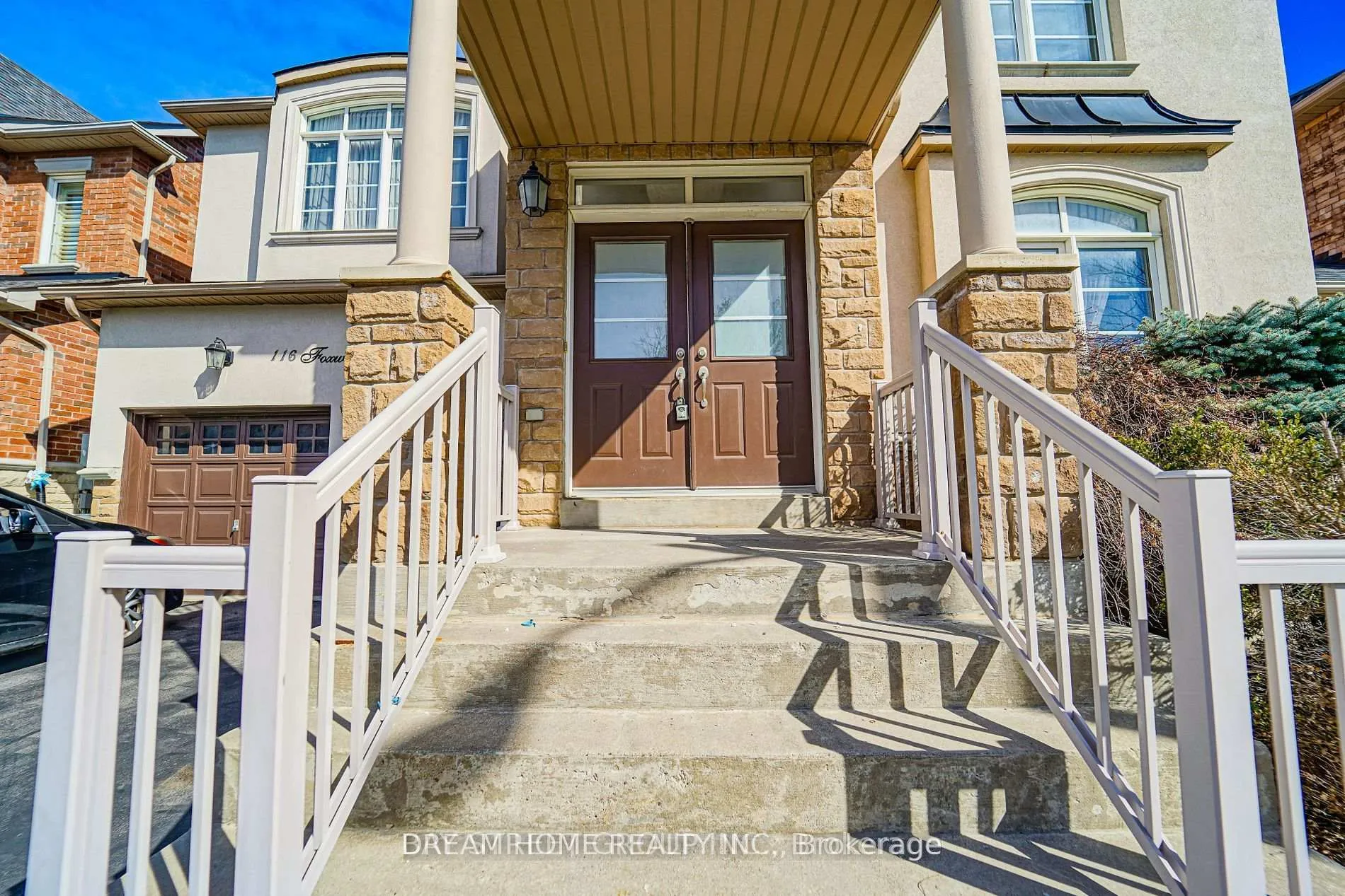 Photo 2 of 116 Foxwood Road, Vaughan, Patterson — HOMEH