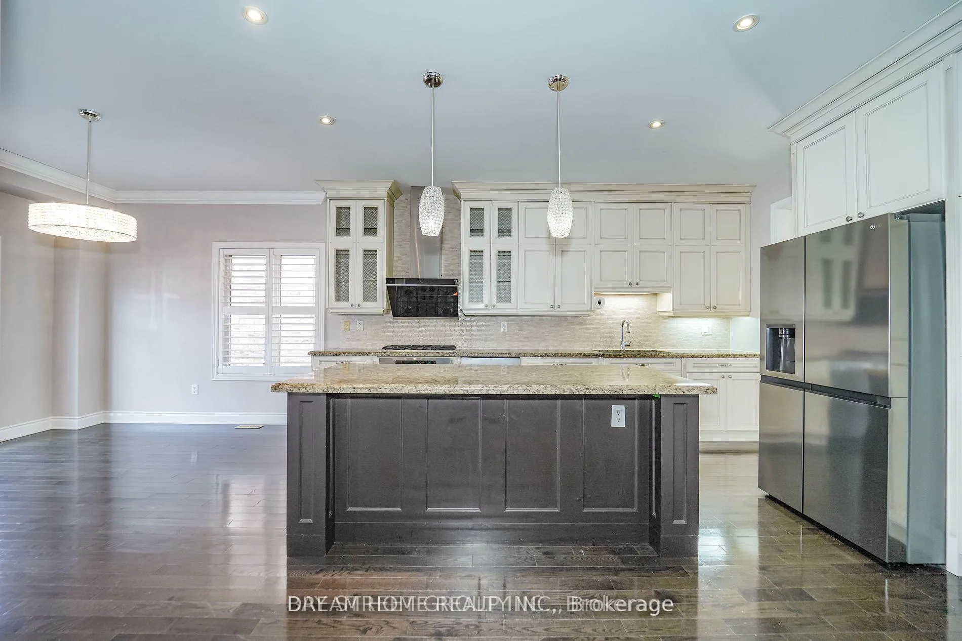 Photo 13 of 116 Foxwood Road, Vaughan, Patterson — HOMEH
